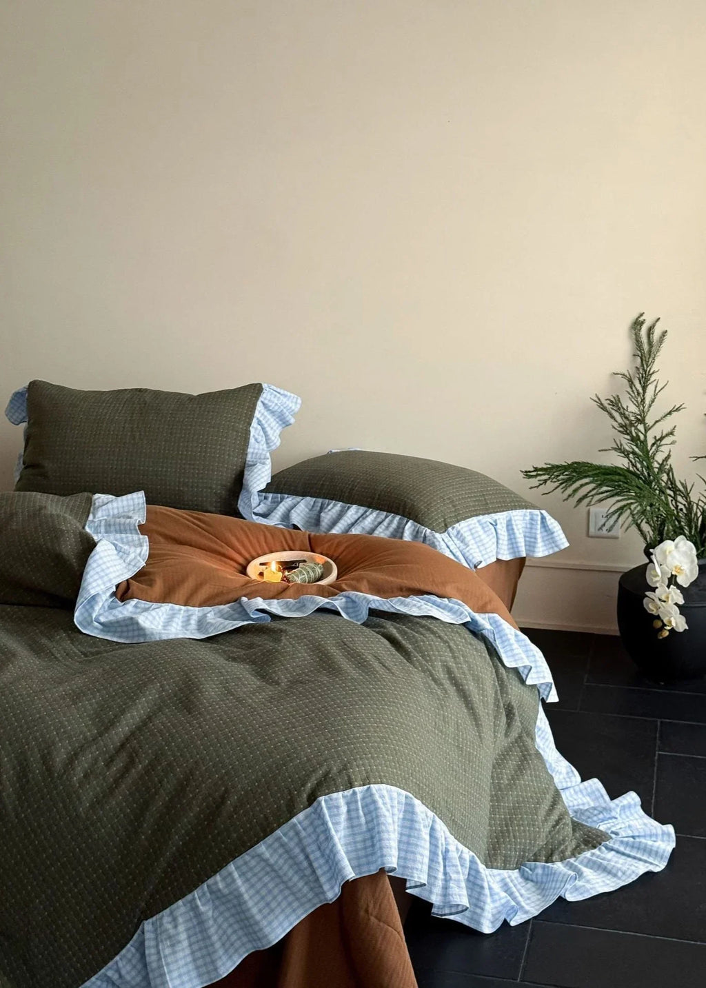 Sadie Gingham Lace Ruffle Bedding Set / Green Ever Lasting