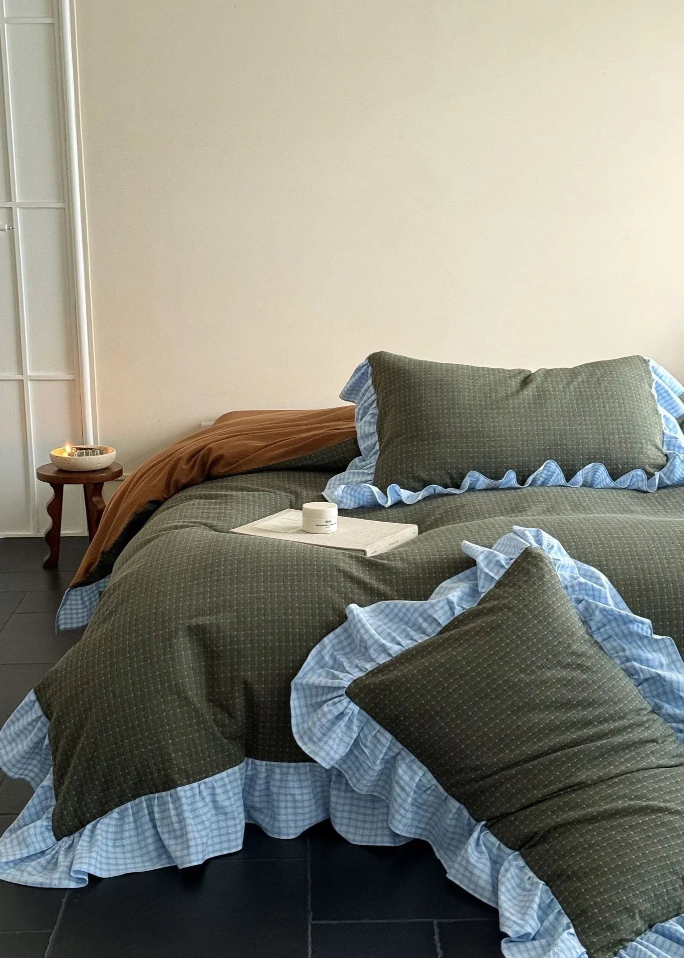 Sadie Gingham Lace Ruffle Bedding Set / Green Ever Lasting