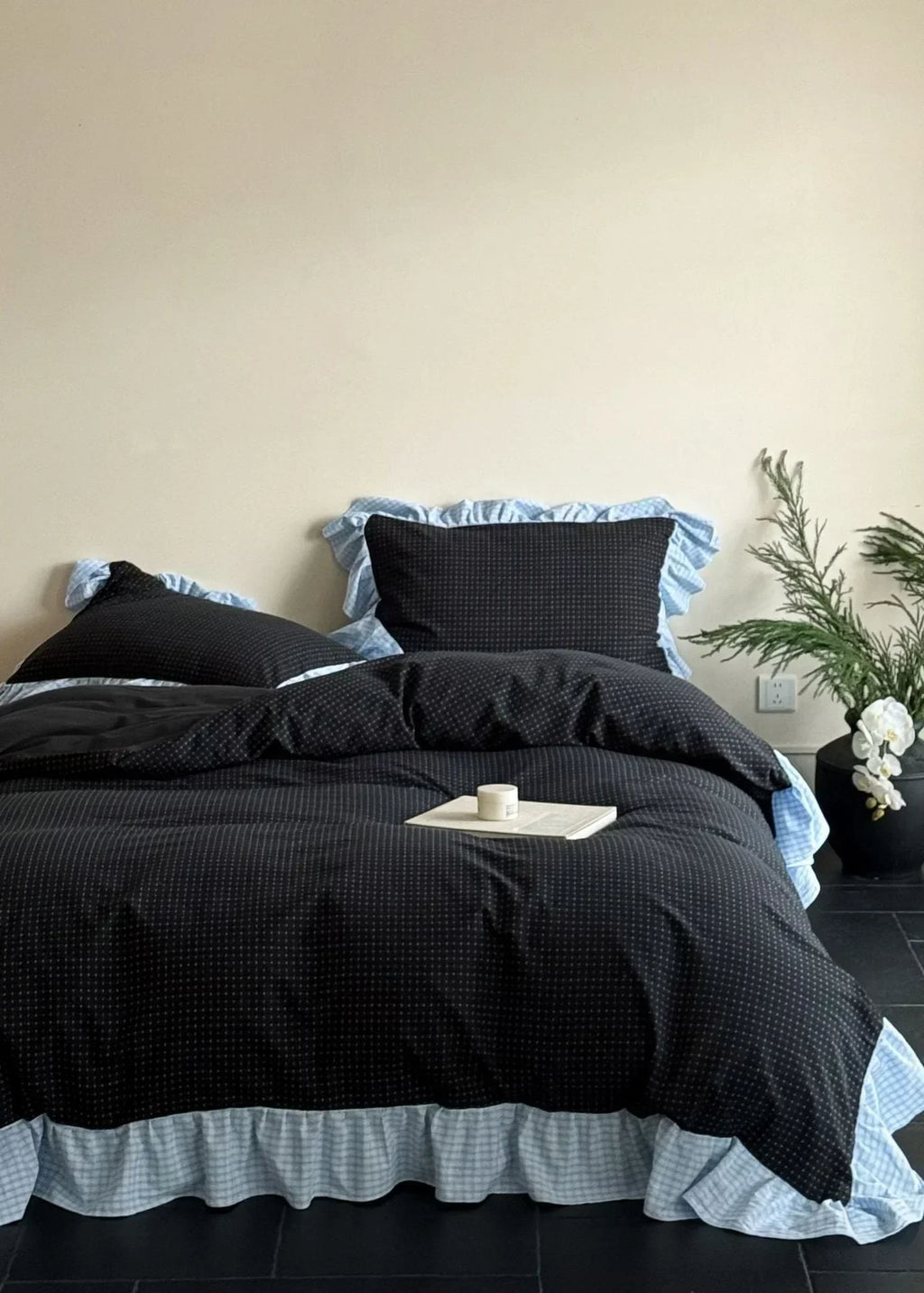 Sadie Gingham Lace Ruffle Bedding Set / Green Ever Lasting