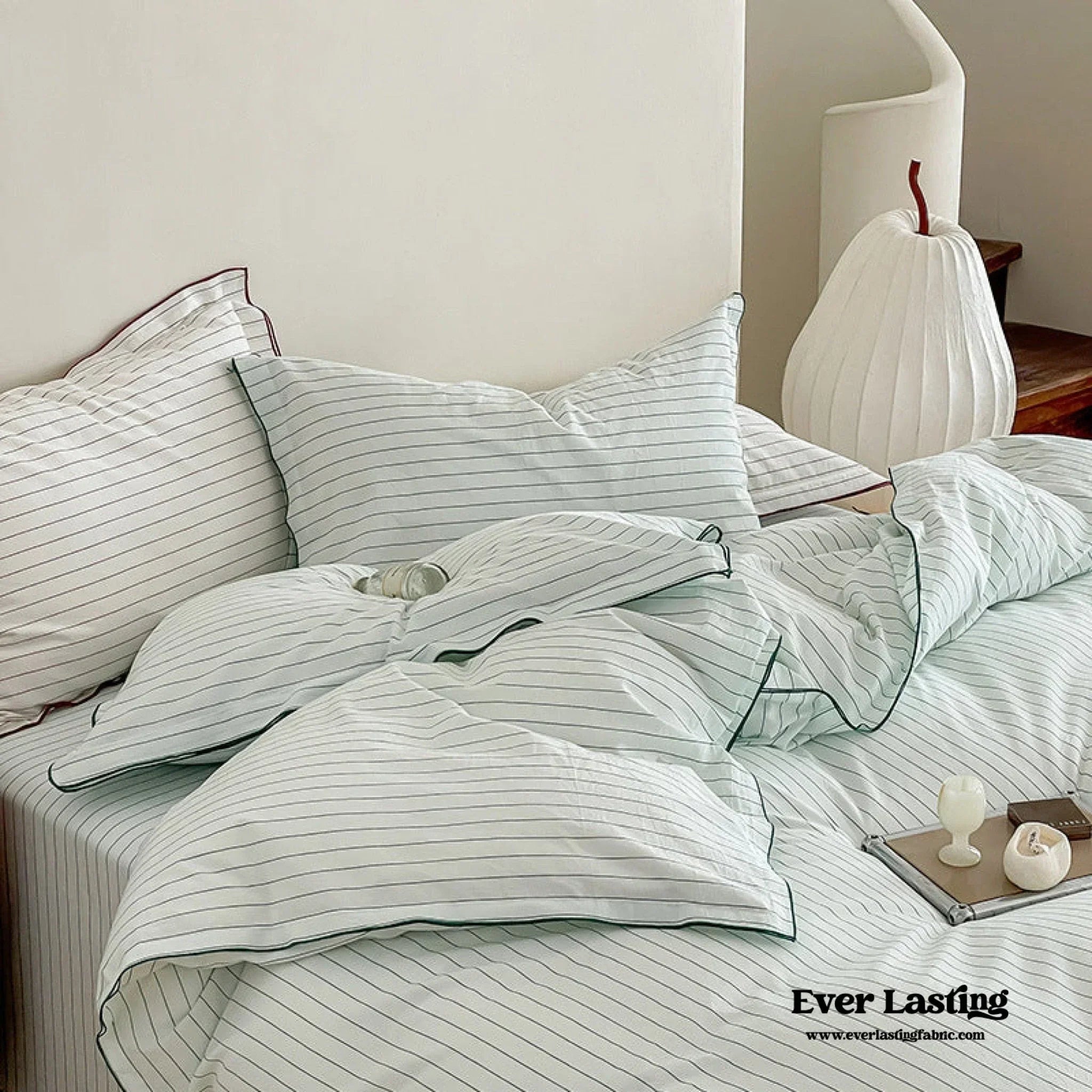 Scandinavian Overlock Striped Bedding Set / White + Green Ever Lasting