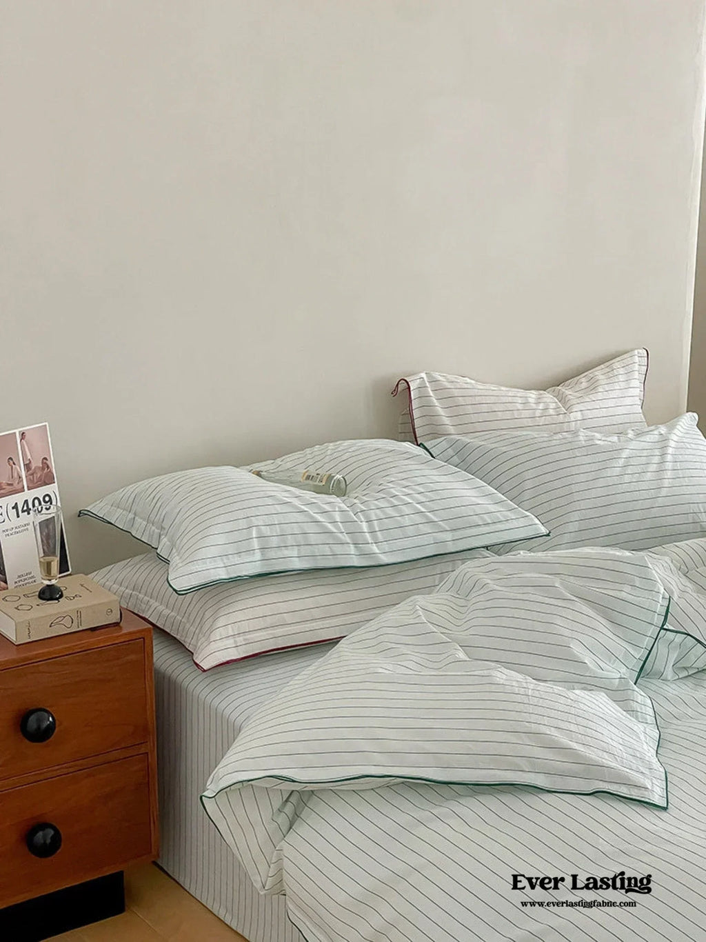Scandinavian Overlock Striped Bedding Set / White + Green Ever Lasting