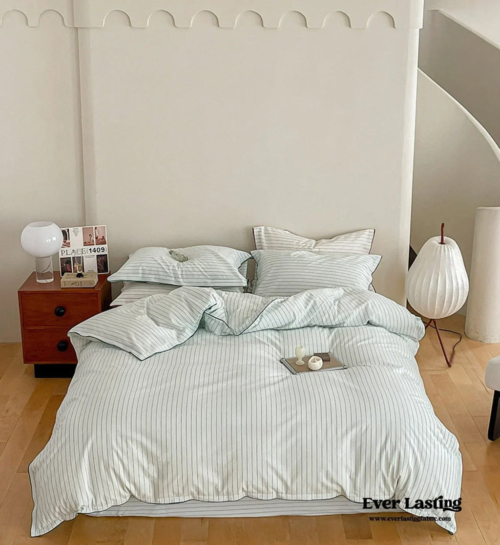 Scandinavian Overlock Striped Bedding Set / White + Green Ever Lasting