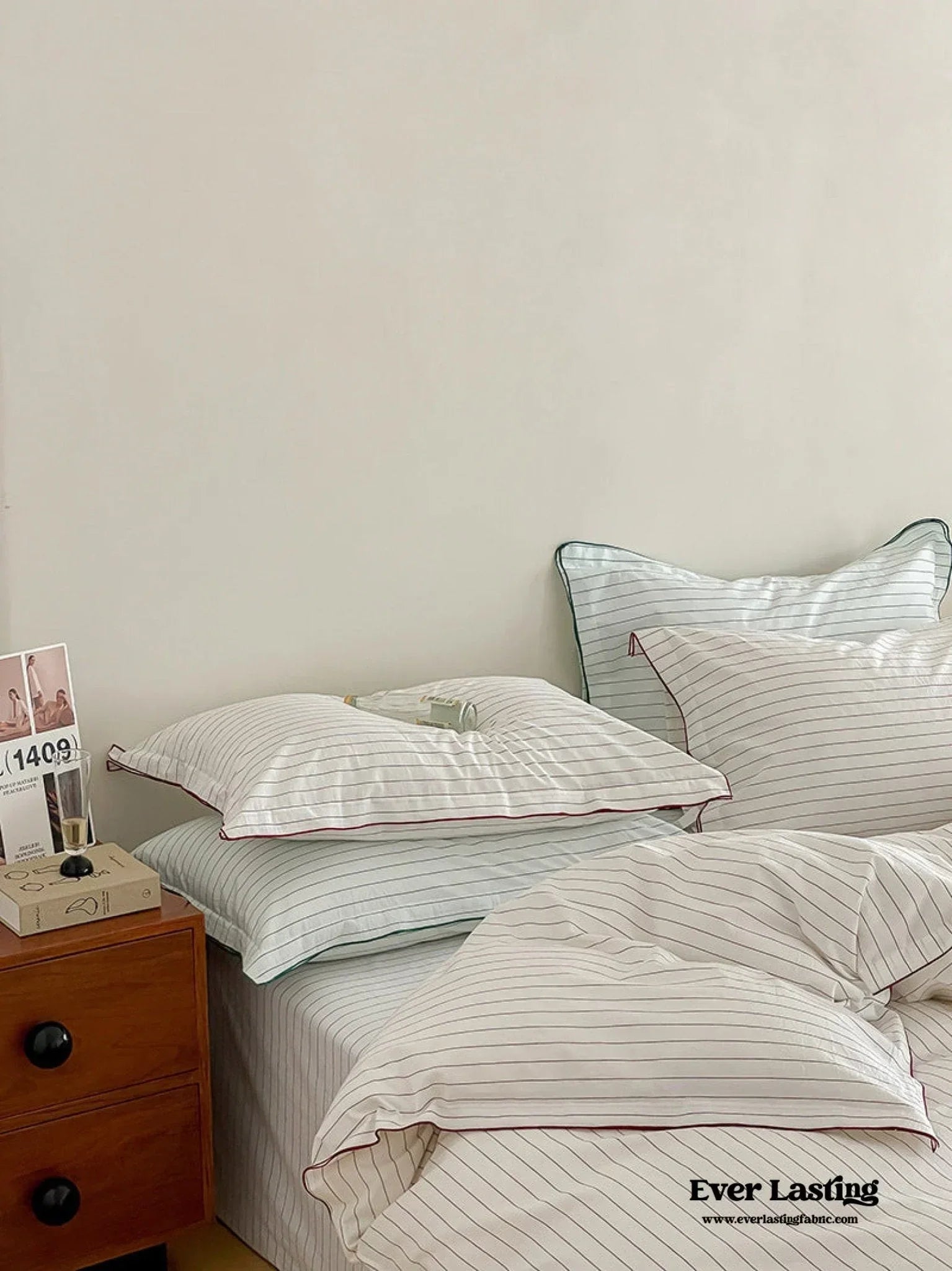 Scandinavian Overlock Striped Bedding Set / White + Green Ever Lasting