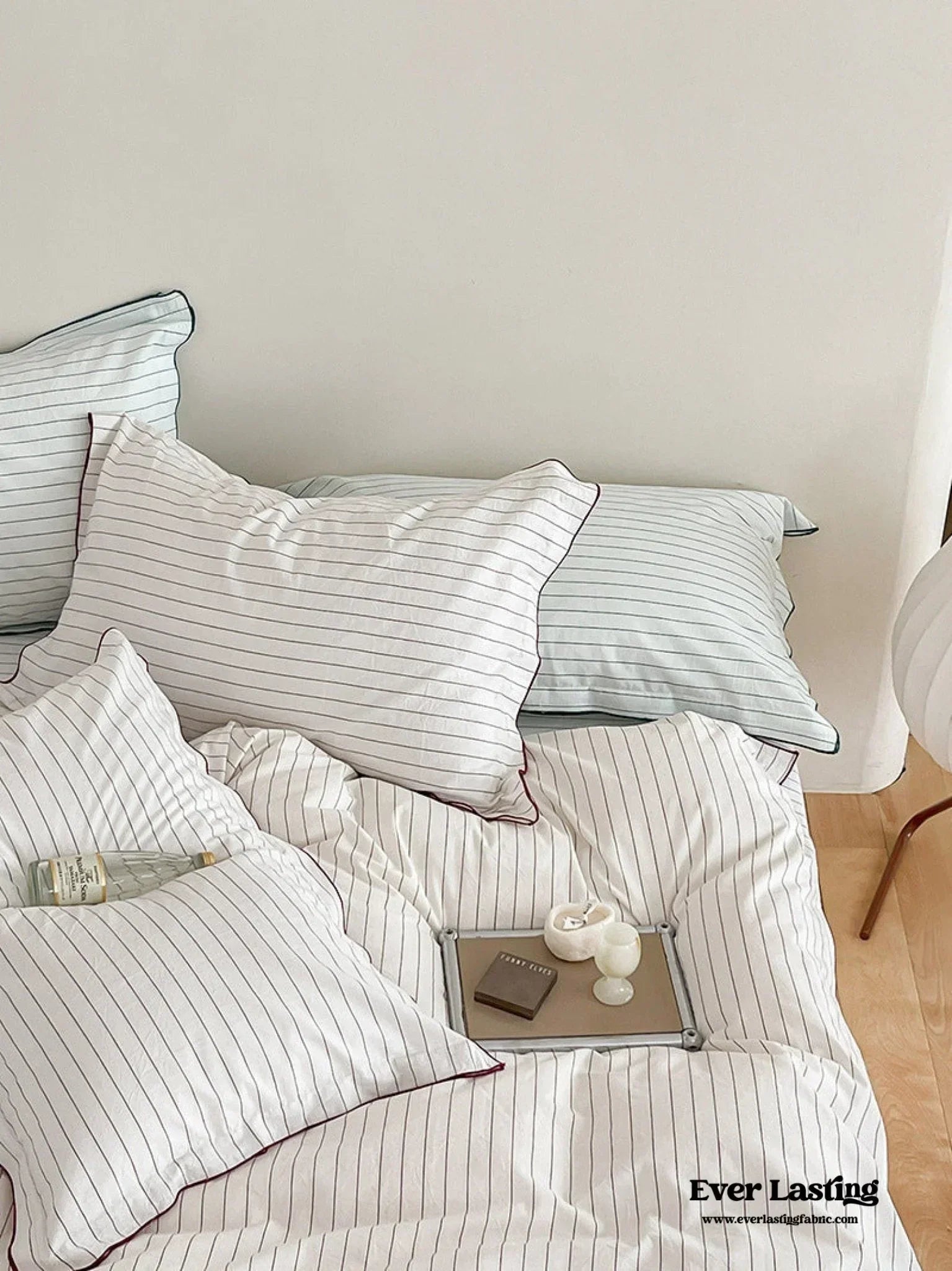Scandinavian Overlock Striped Bedding Set / White + Green Ever Lasting
