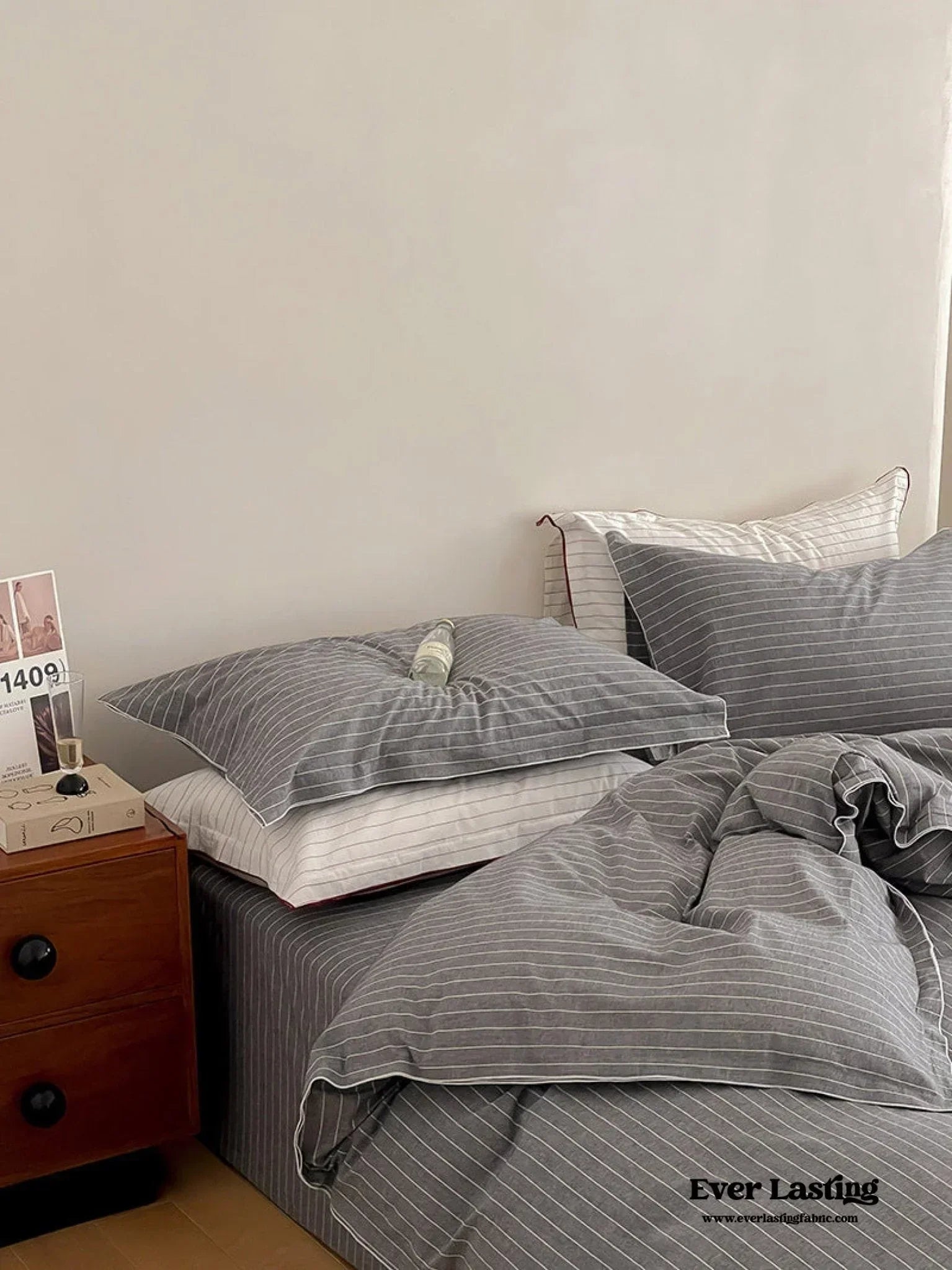 Scandinavian Overlock Striped Bedding Set / White + Green Ever Lasting