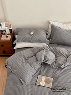 Scandinavian Overlock Striped Bedding Set / White + Green Ever Lasting