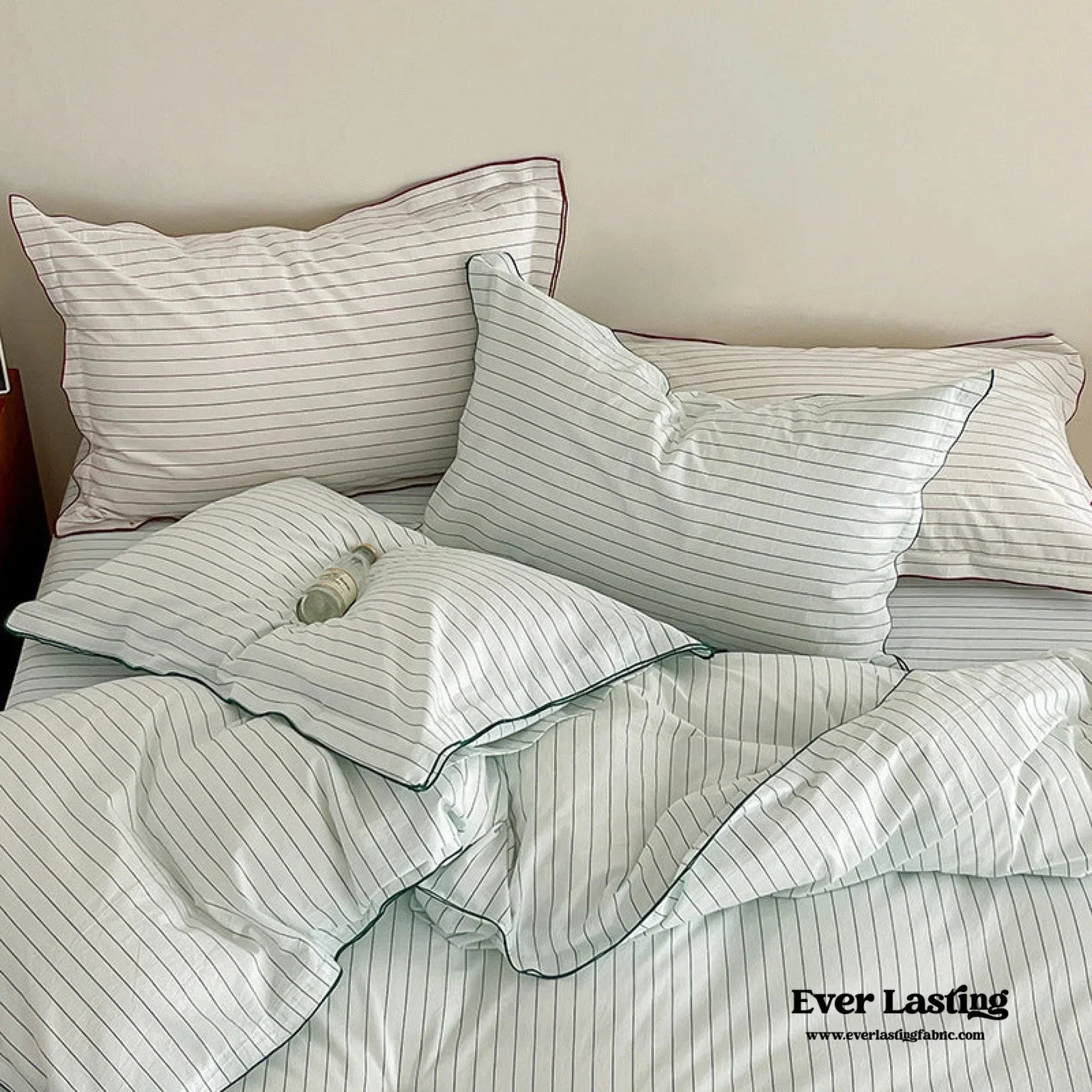 Scandinavian Overlock Striped Bedding Set / White + Green Ever Lasting