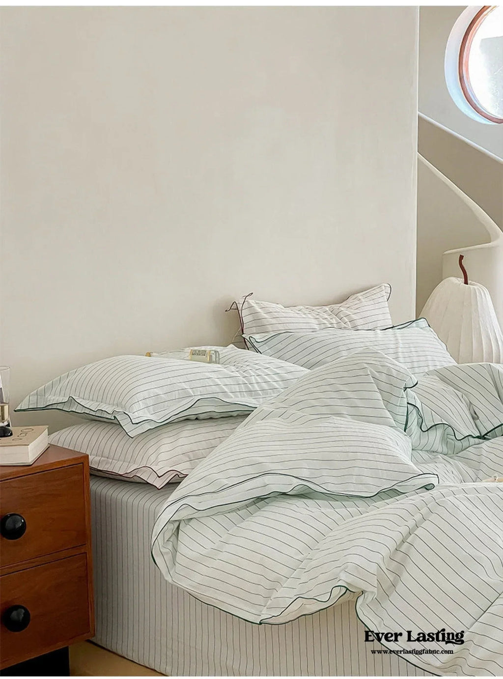 Scandinavian Overlock Striped Bedding Set / White + Green Ever Lasting