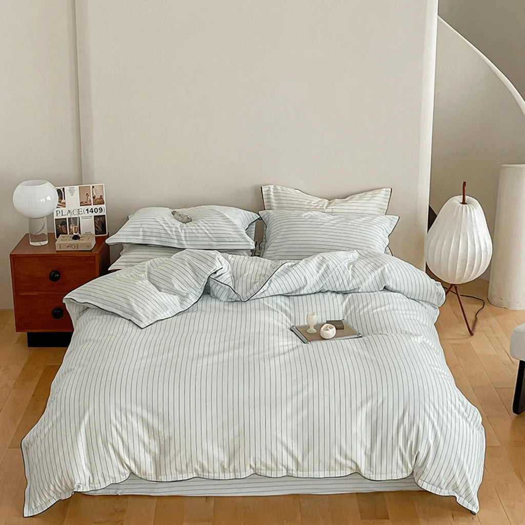 Scandinavian Overlock Striped Bedding Set / White + Green Ever Lasting
