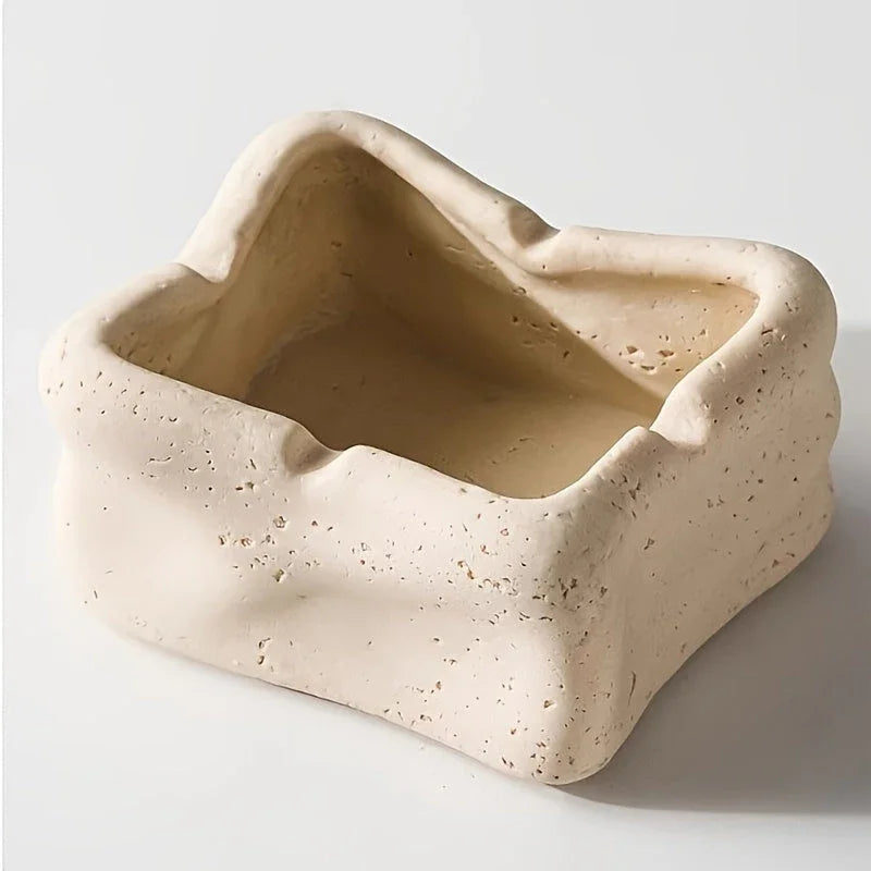 Silent Wind Desktop Ashtray Storage Tank with High-end Creativity for Home Restaurant Decoration, High-end and Sophisticated House Of Avana [[SKU:HOA-TRY-002]]