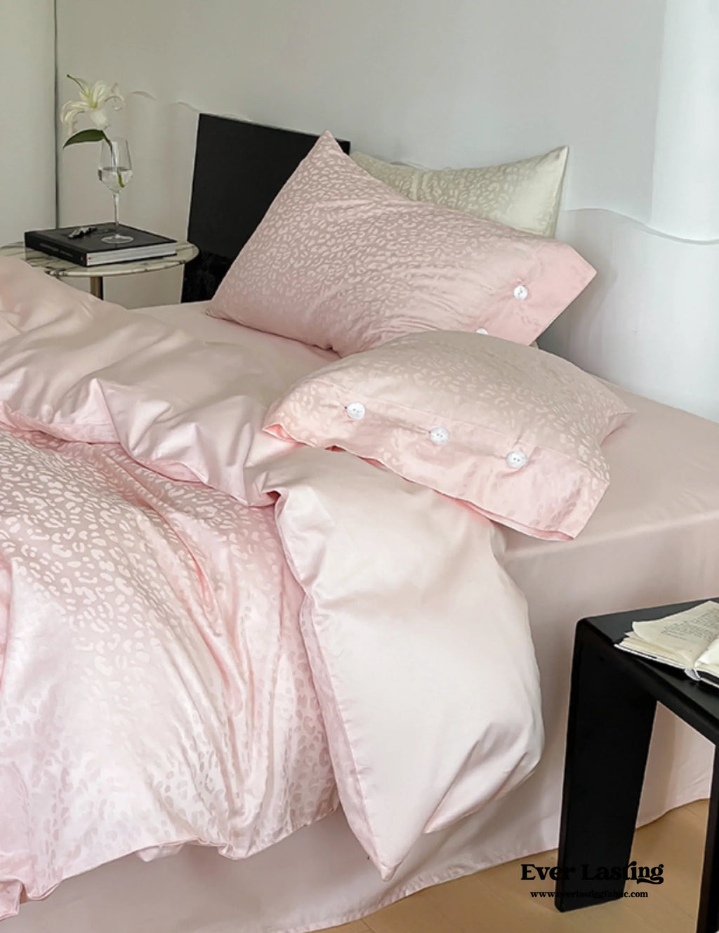 Silky Leopard Buttoned Bedding Set / Baby Pink Ever Lasting