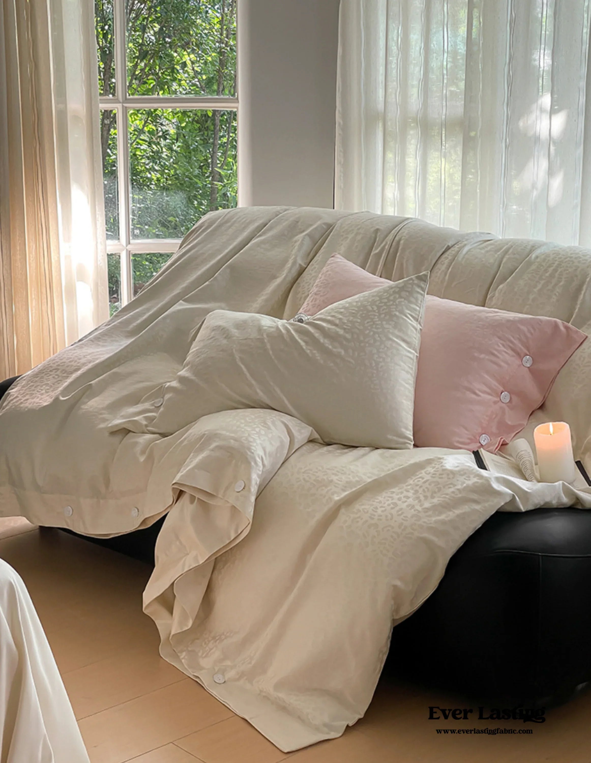 Silky Leopard Buttoned Bedding Set / Baby Pink Ever Lasting
