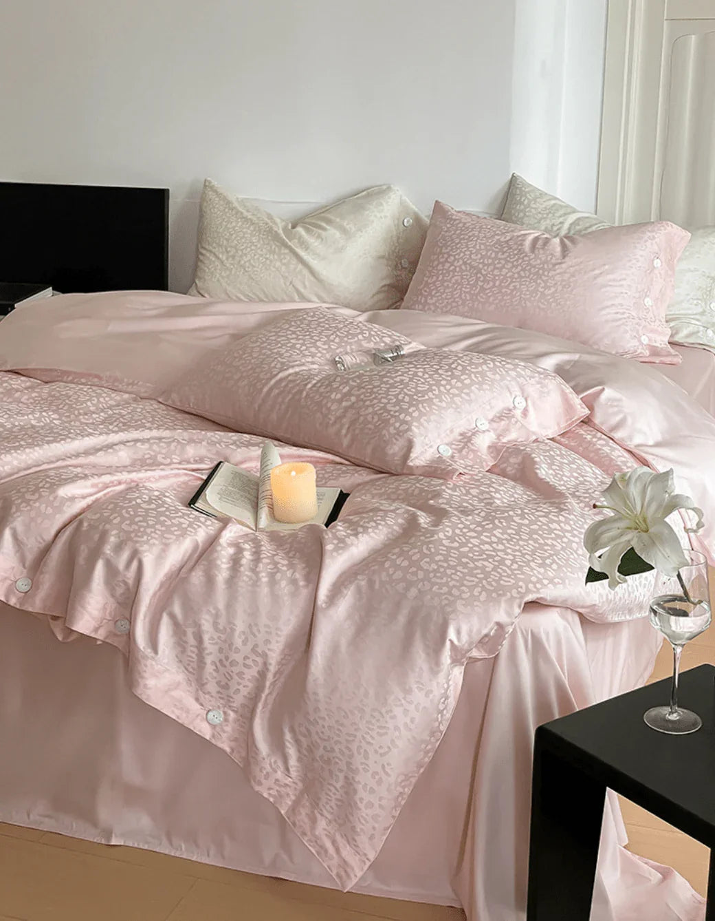 Silky Leopard Buttoned Bedding Set / Baby Pink Ever Lasting