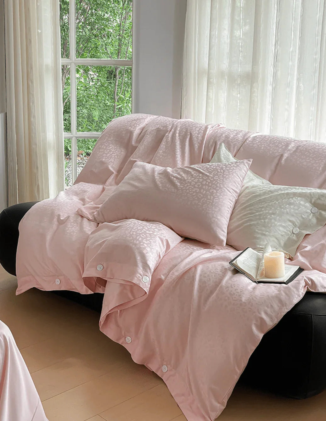 Silky Leopard Buttoned Bedding Set / Baby Pink Ever Lasting