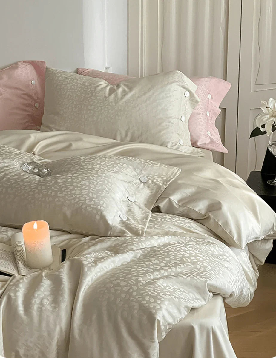 Silky Leopard Buttoned Bedding Set / Baby Pink Ever Lasting