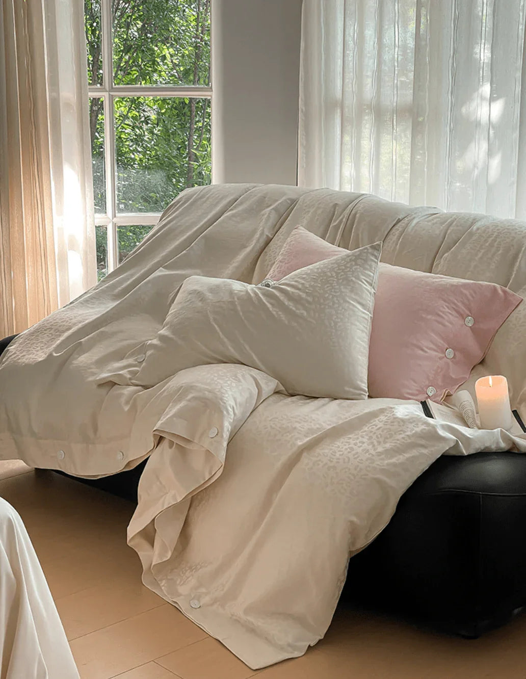 Silky Leopard Buttoned Bedding Set / Baby Pink Ever Lasting