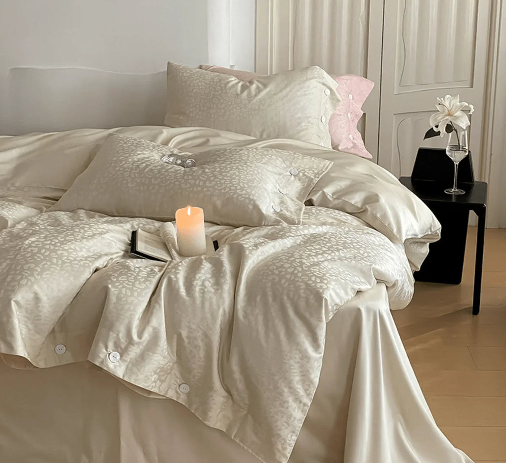 Silky Leopard Buttoned Bedding Set / Baby Pink Ever Lasting