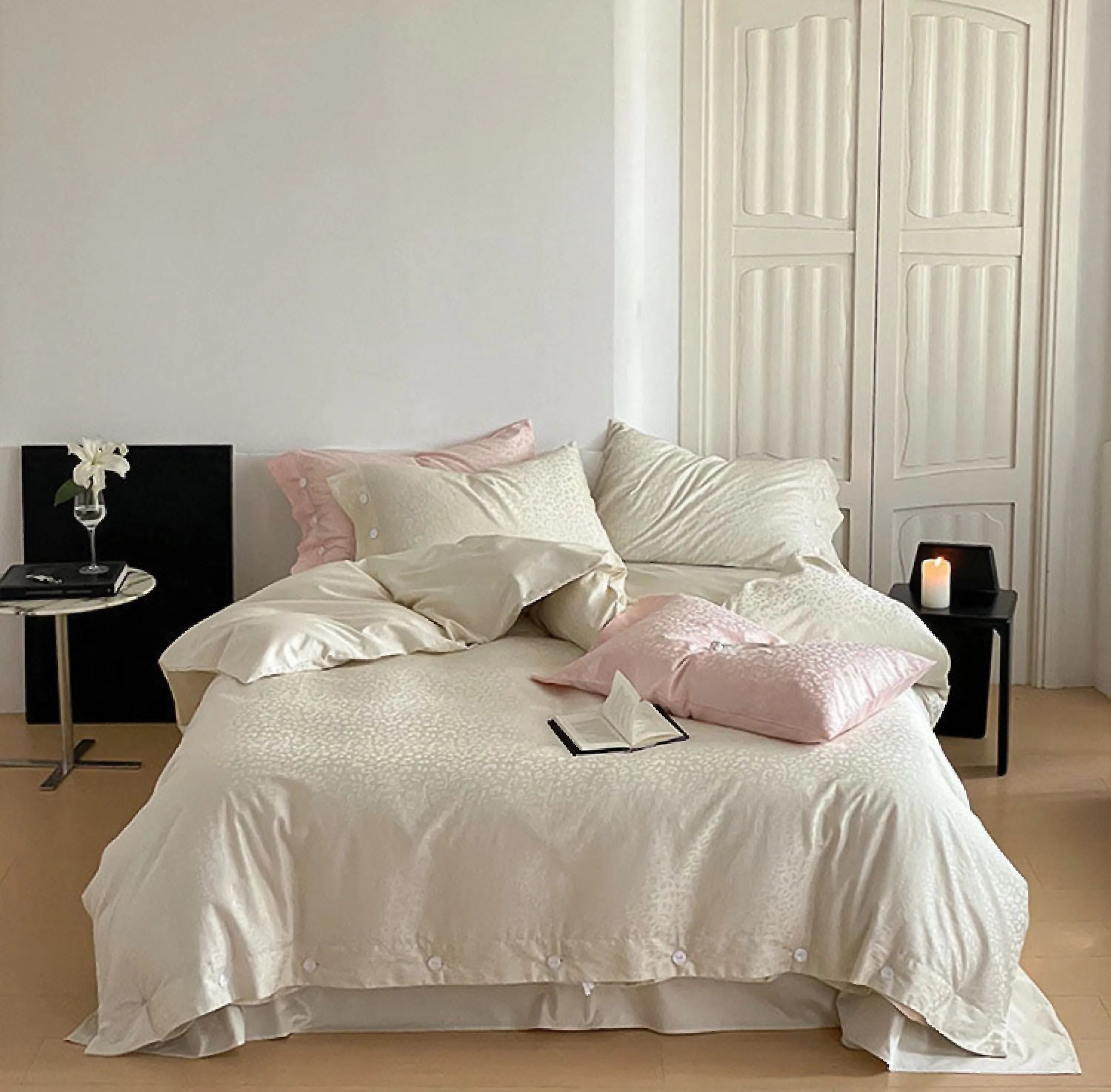Silky Leopard Buttoned Bedding Set / Baby Pink Ever Lasting