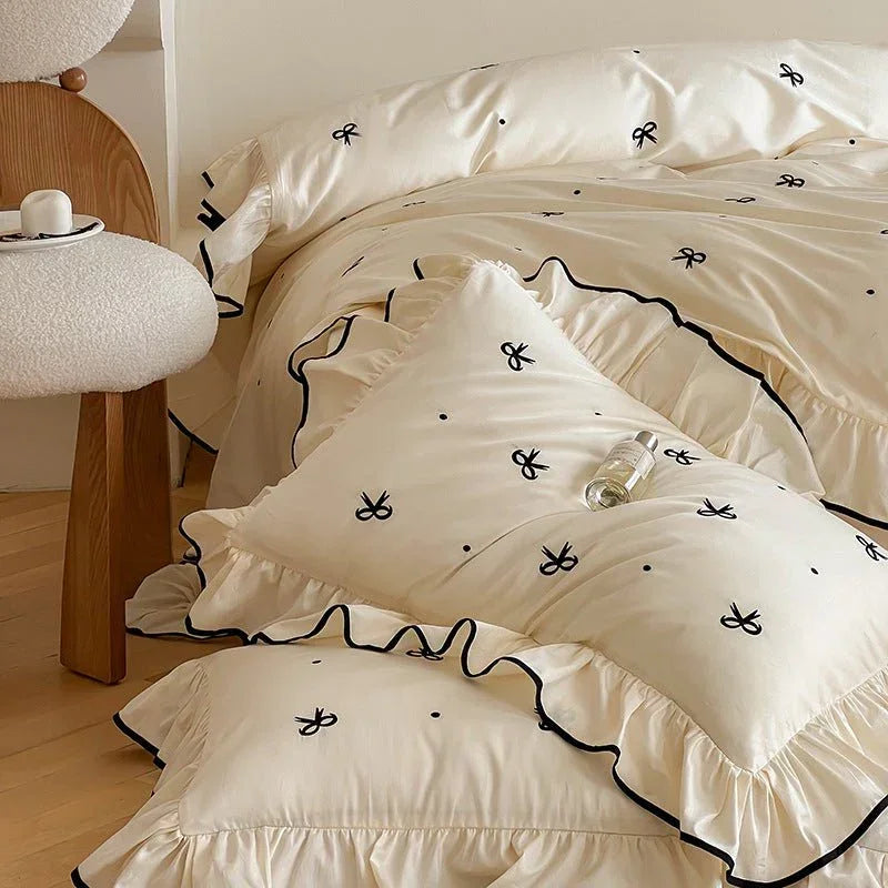 Silky Ribbon Ruffle Bedding Set / Cream White Ever Lasting