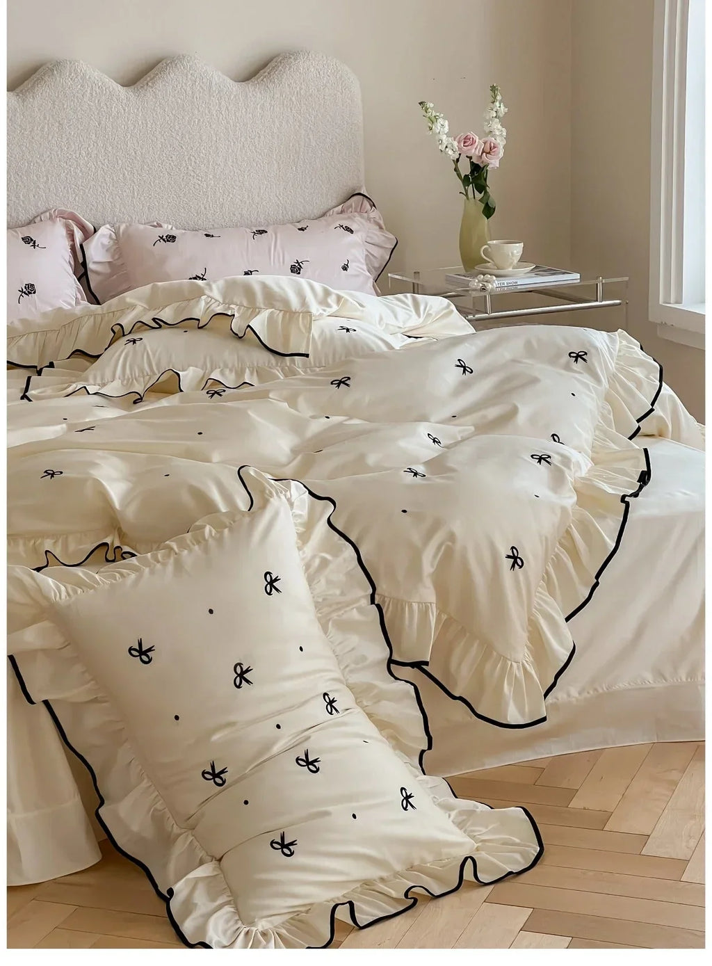 Silky Ribbon Ruffle Bedding Set / Cream White Ever Lasting