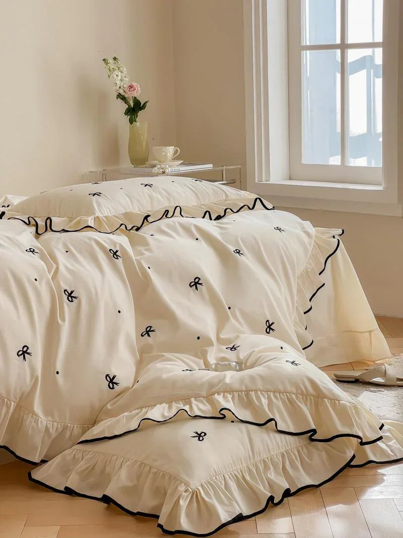 Silky Ribbon Ruffle Bedding Set / Cream White Ever Lasting