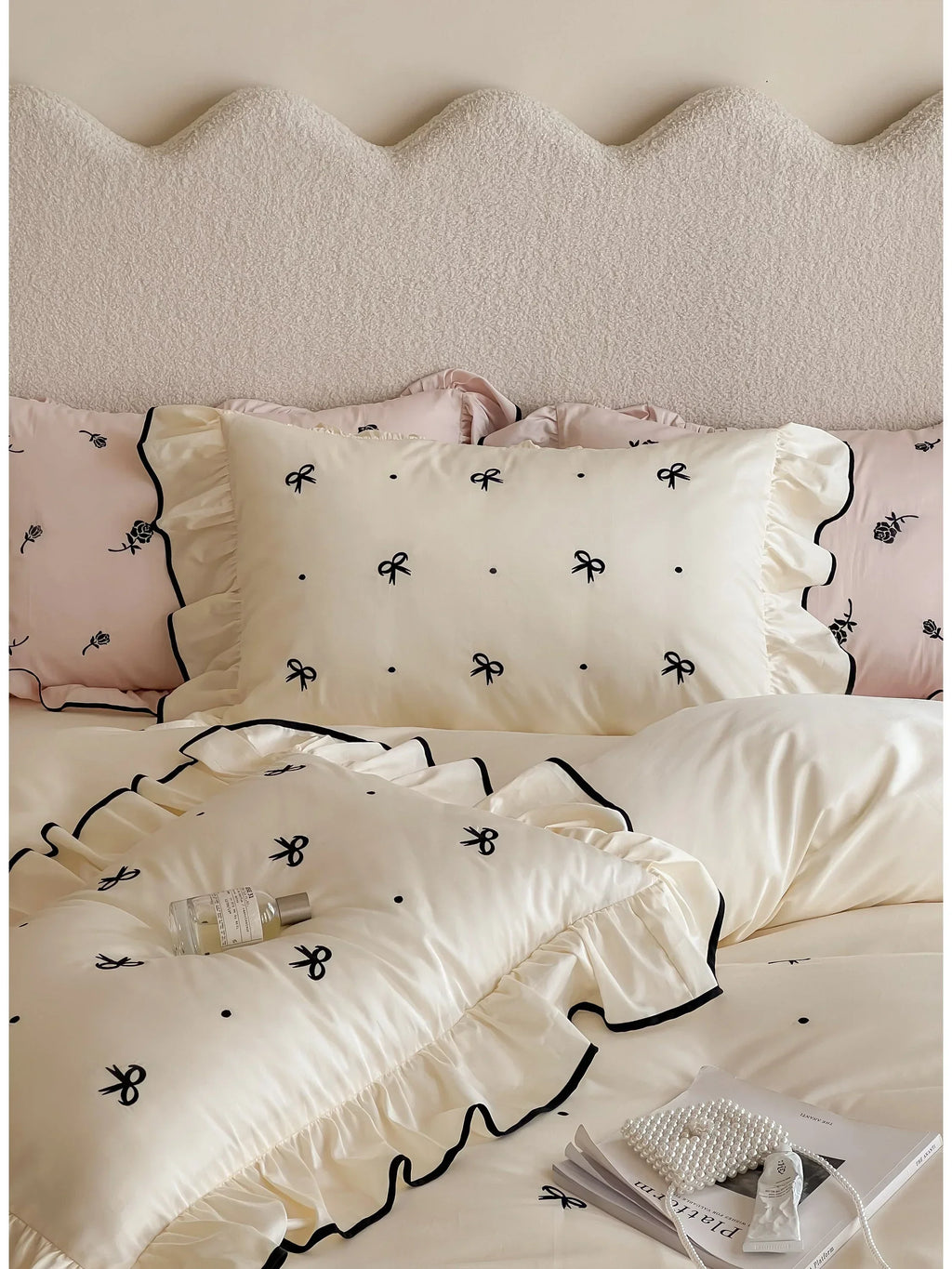Silky Ribbon Ruffle Bedding Set / Cream White Ever Lasting