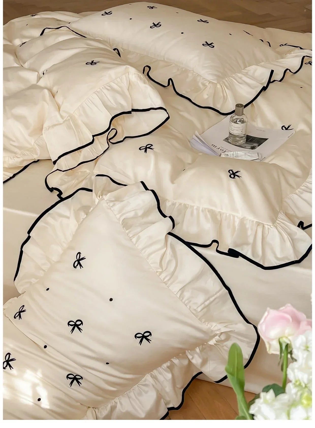 Silky Ribbon Ruffle Bedding Set / Cream White Ever Lasting