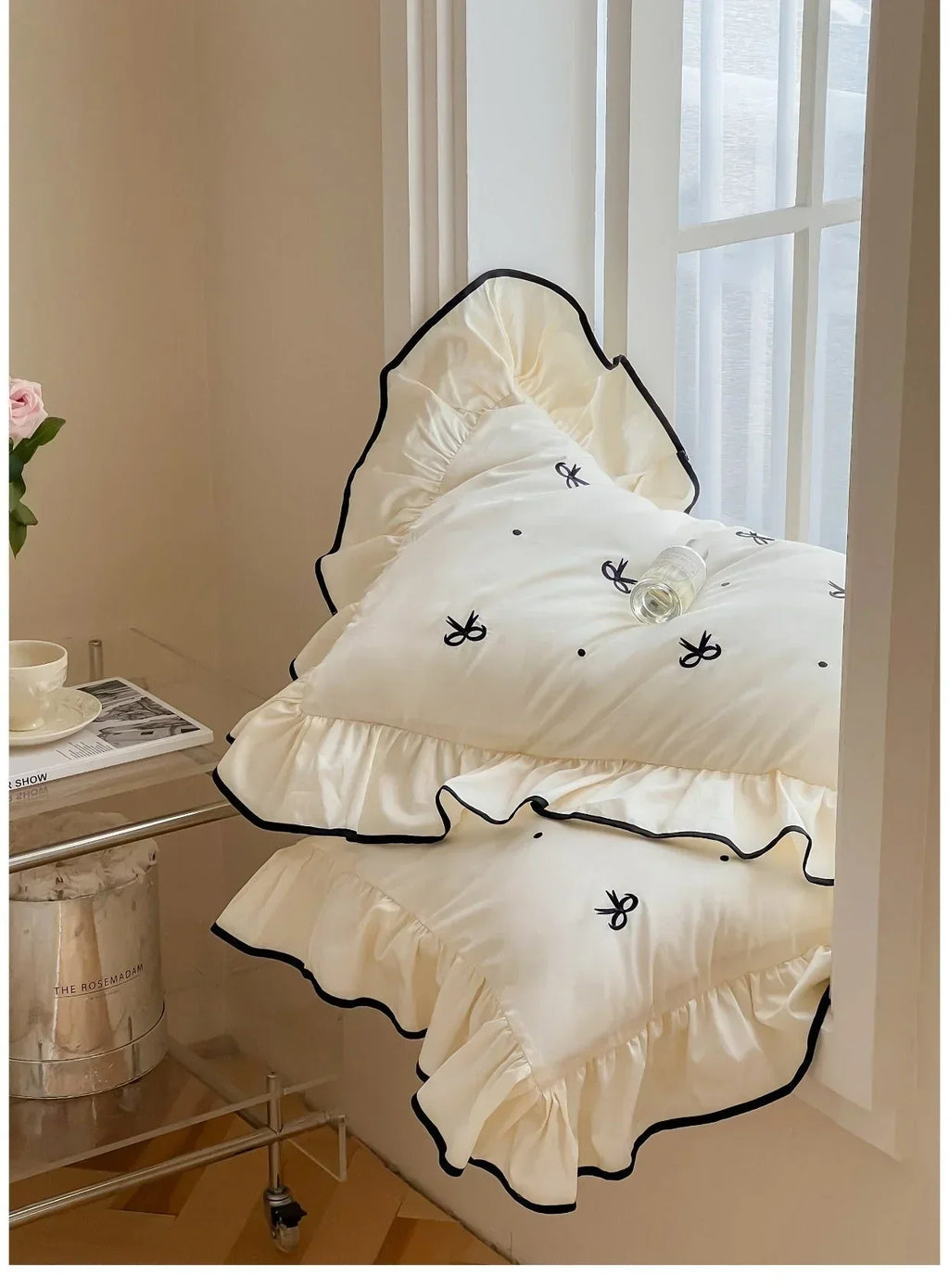 Silky Ribbon Ruffle Bedding Set / Cream White Ever Lasting