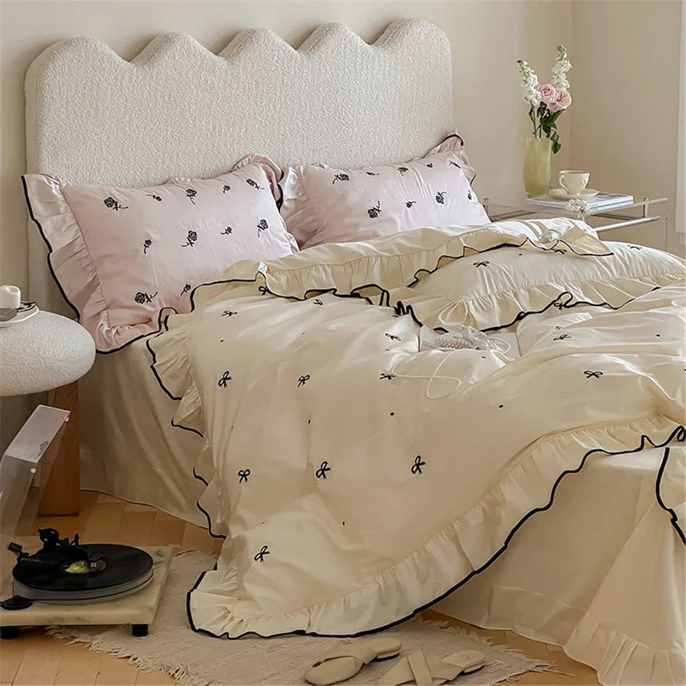 Silky Ribbon Ruffle Bedding Set / Cream White Ever Lasting