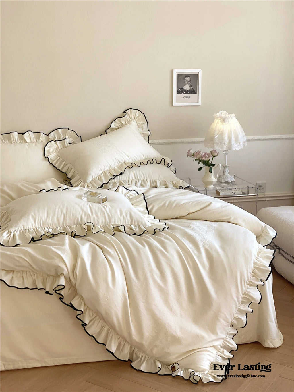 Silky Ruffle Bedding Set / Ivory White Ever Lasting