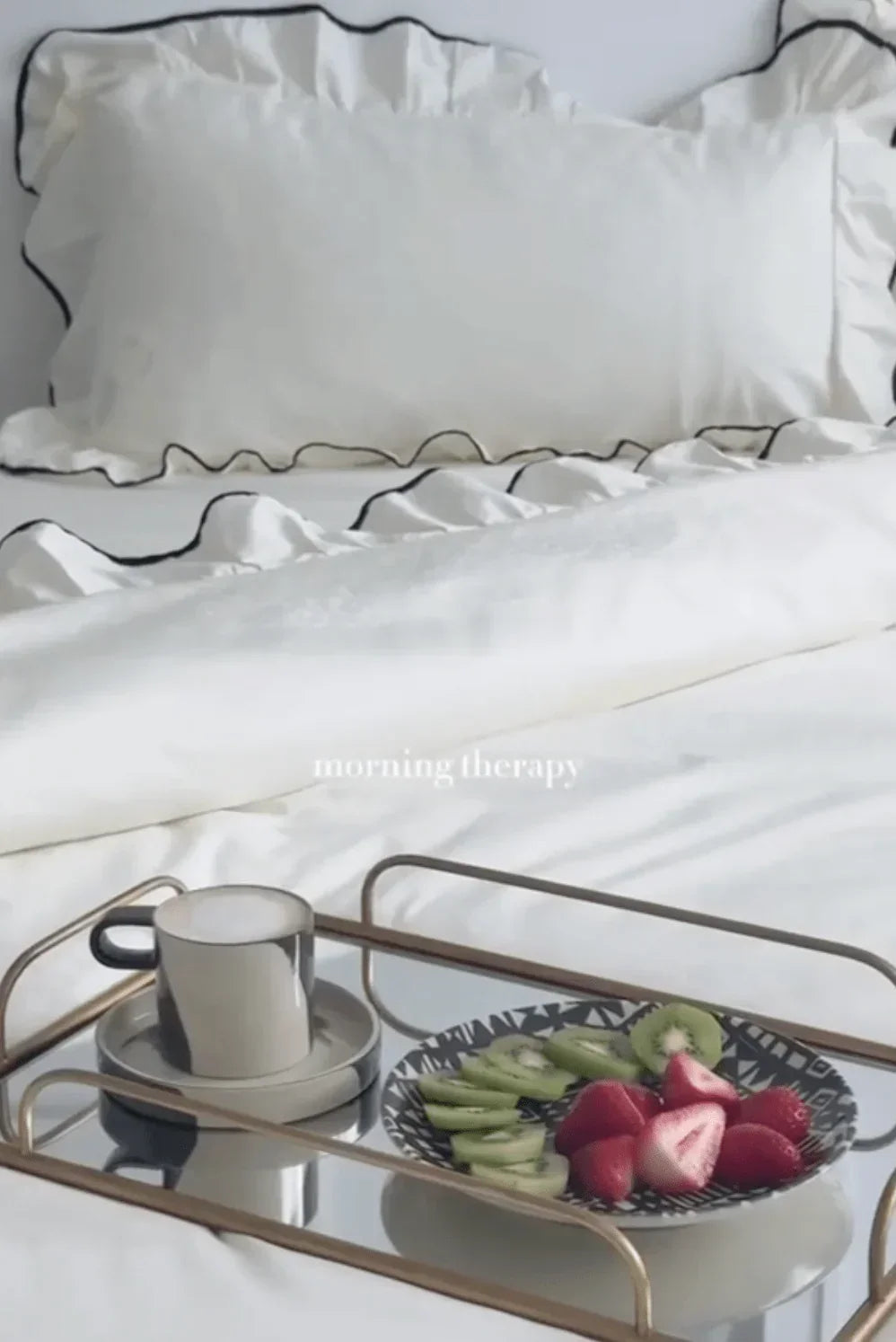 Silky Ruffle Bedding Set / Ivory White