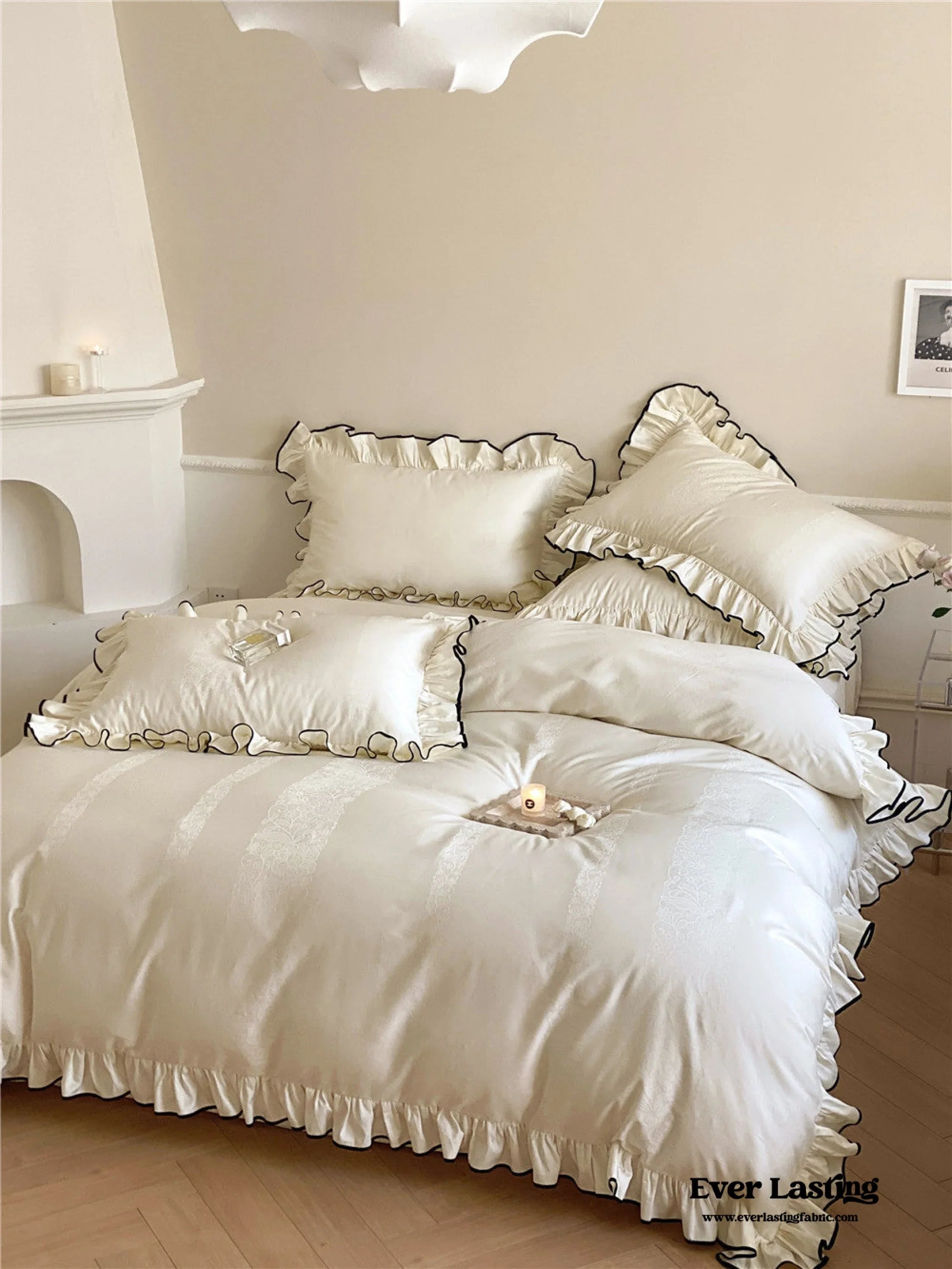 Silky Ruffle Bedding Set / Ivory White Ever Lasting