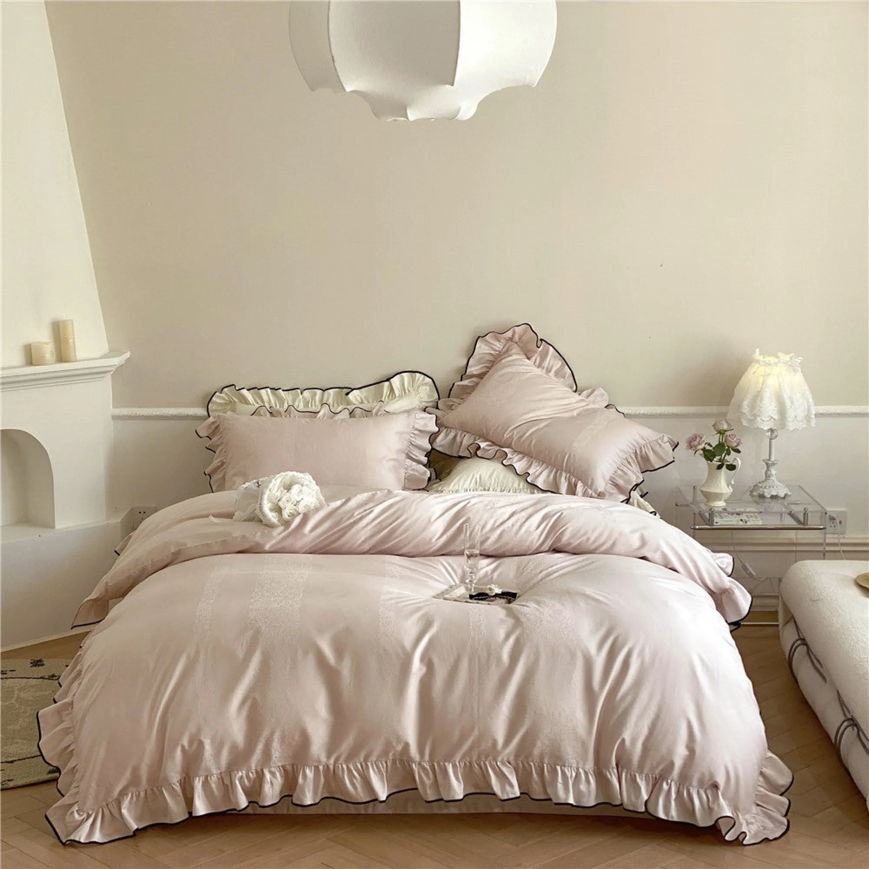 Silky Ruffle Bedding Set / Ivory White Ever Lasting