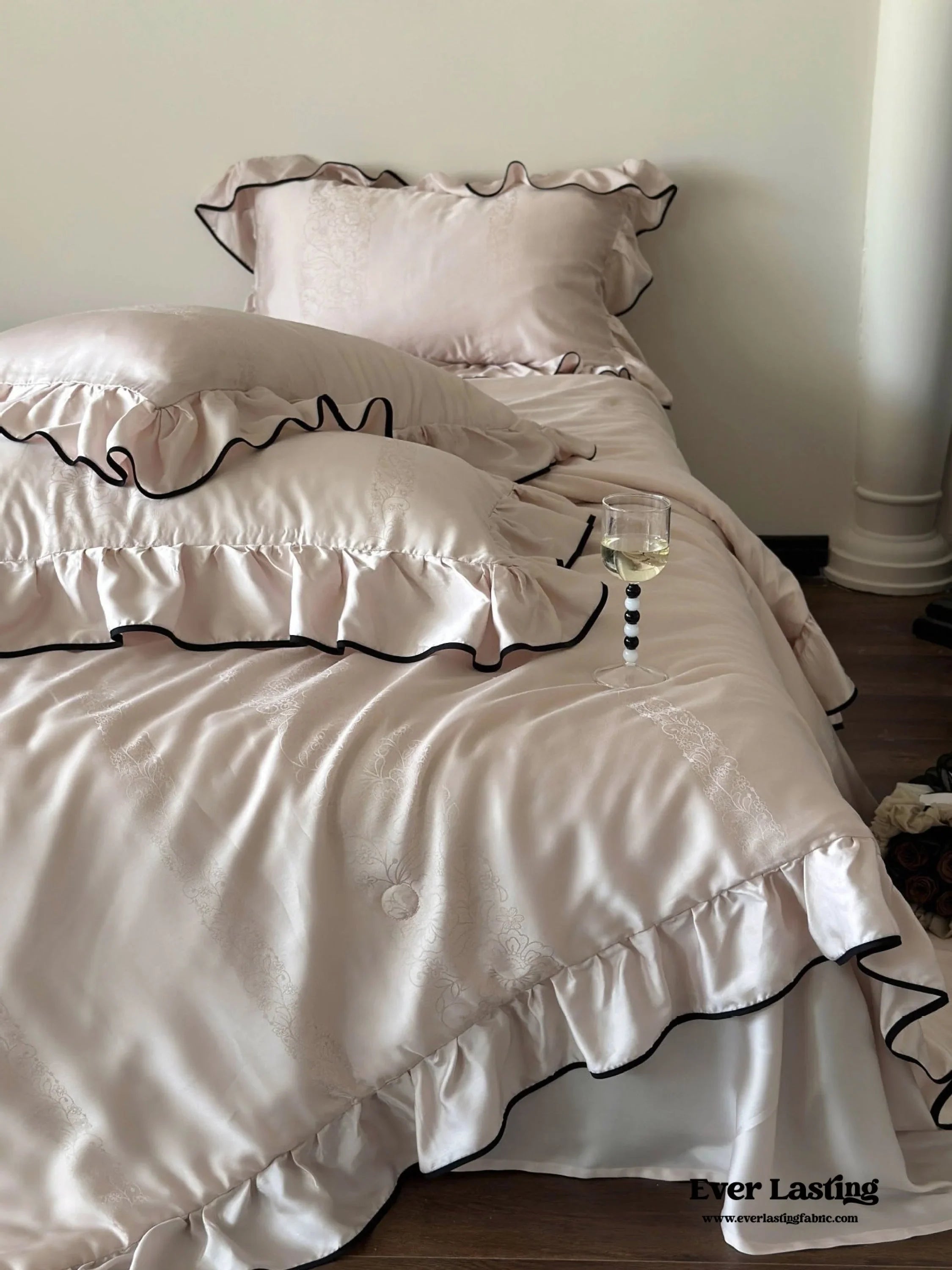 Silky Ruffle Blanket Comforter Set / Rust Pink Ever Lasting