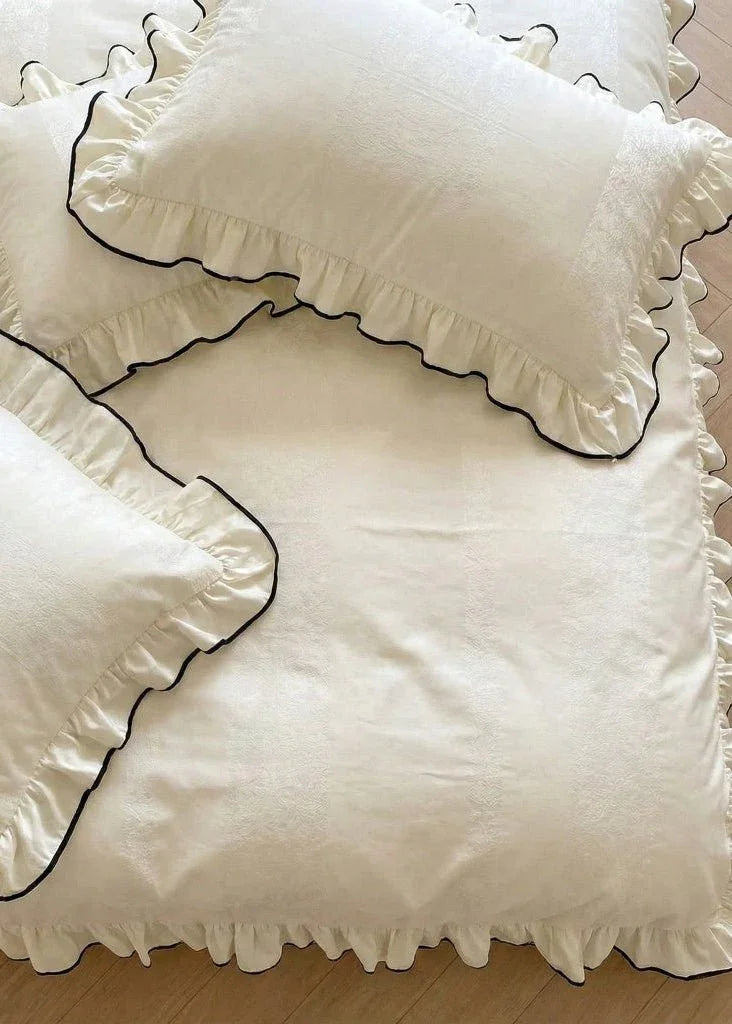 Silky Ruffle Bedding Set / Ivory White Ever Lasting