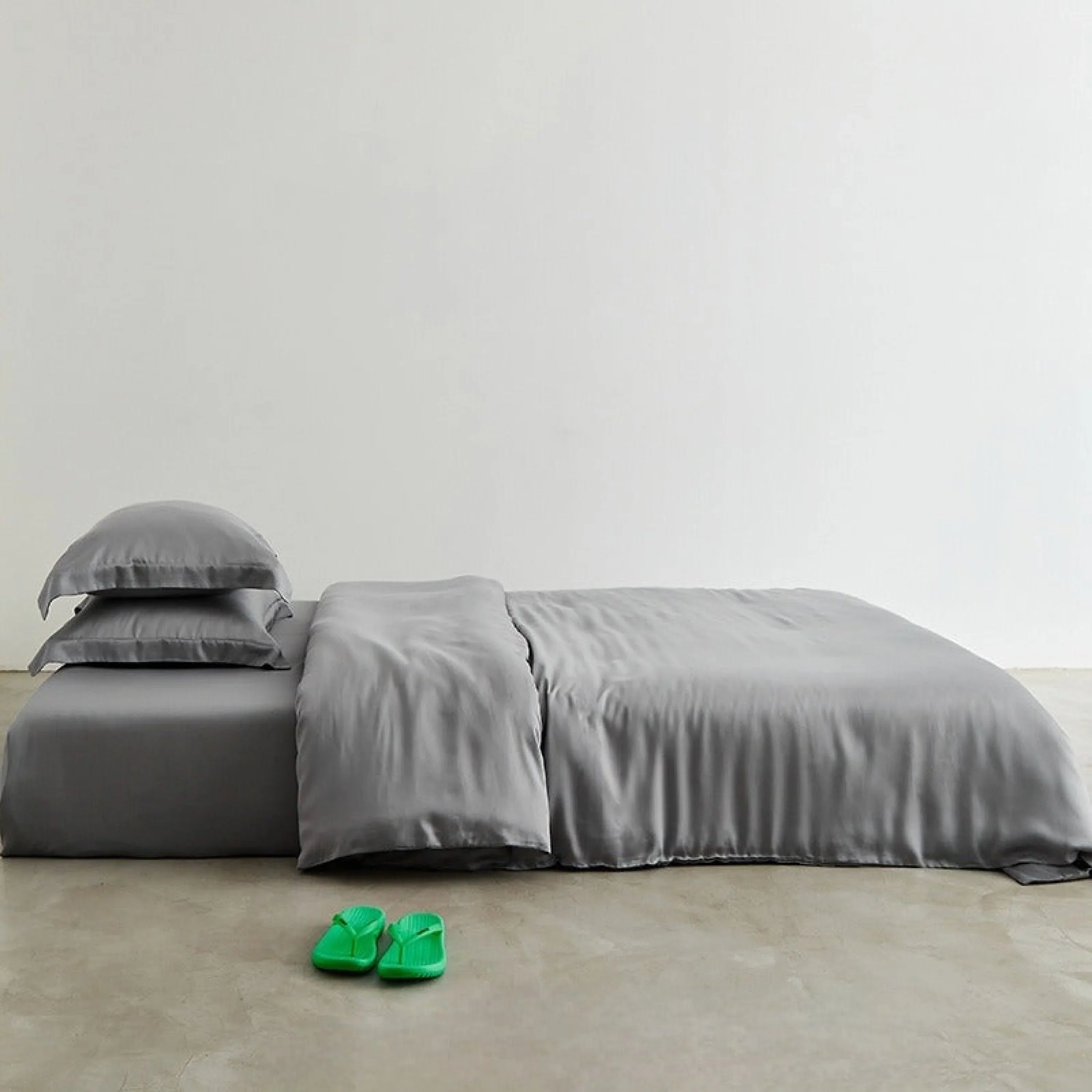 Silky Solid Tencel Bedding Set / Blue Ever Lasting