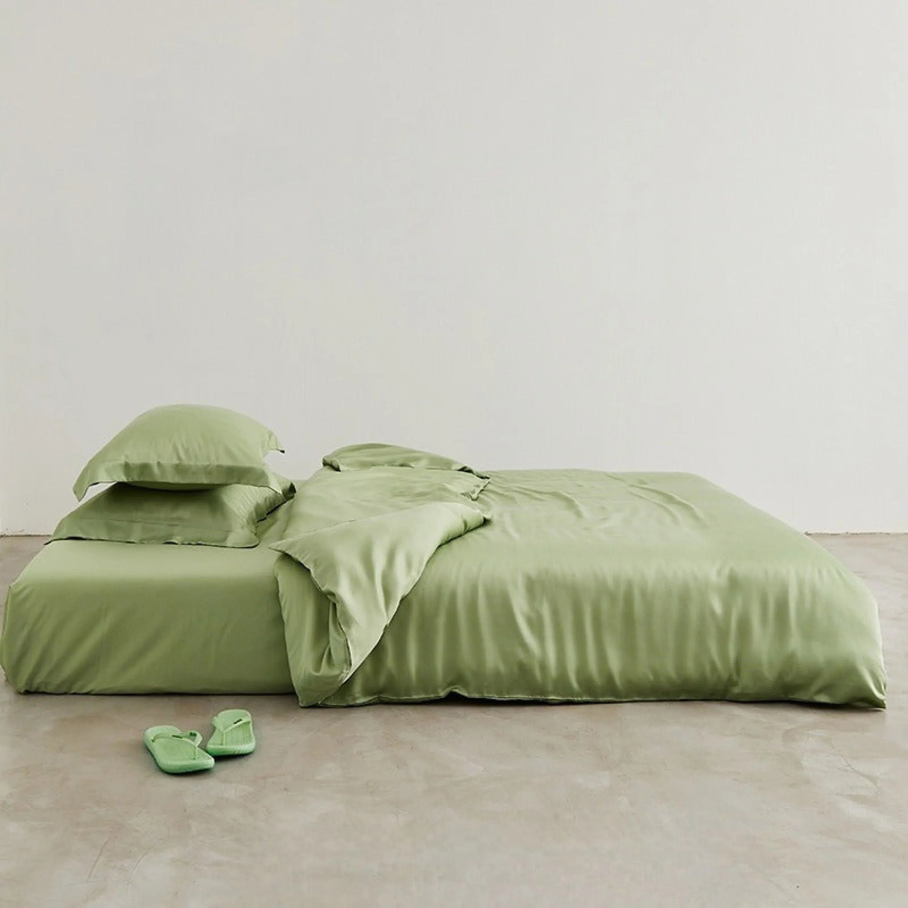Silky Solid Tencel Bedding Set / Blue Ever Lasting