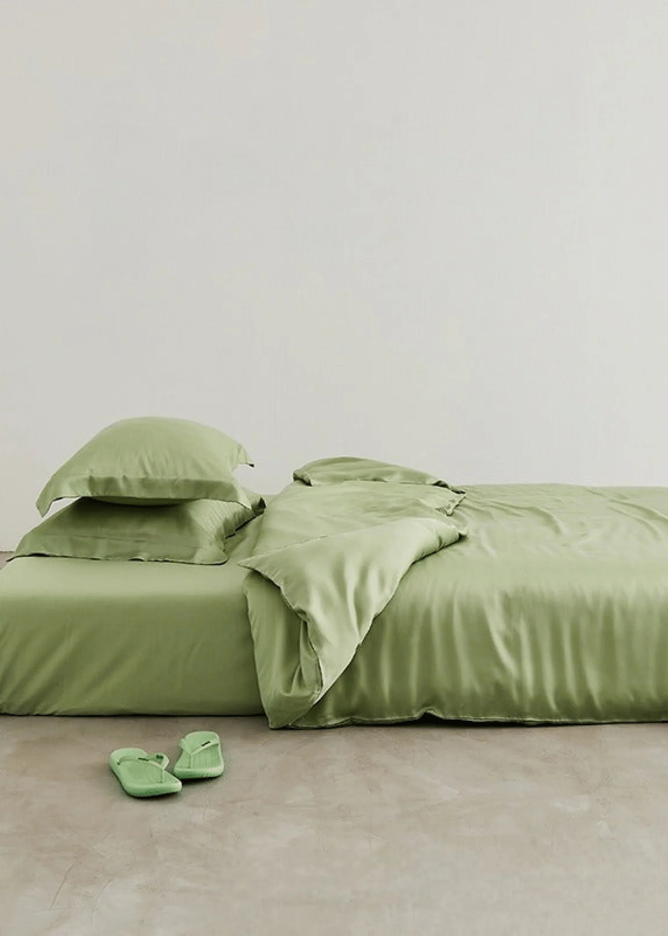 Silky Solid Tencel Bedding Set / Blue Ever Lasting