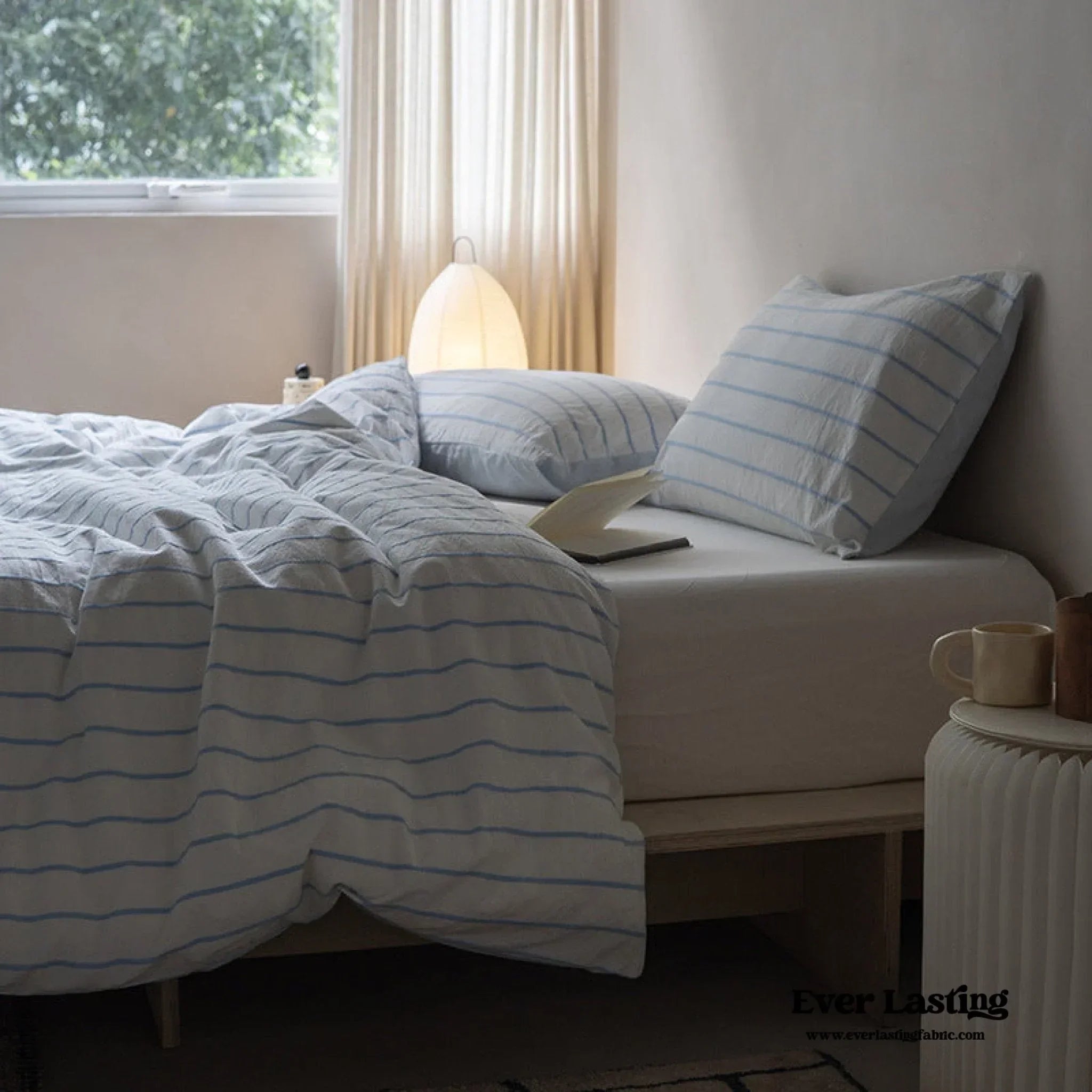 Skye Refreshing Striped Bedding Set / White Ever Lasting