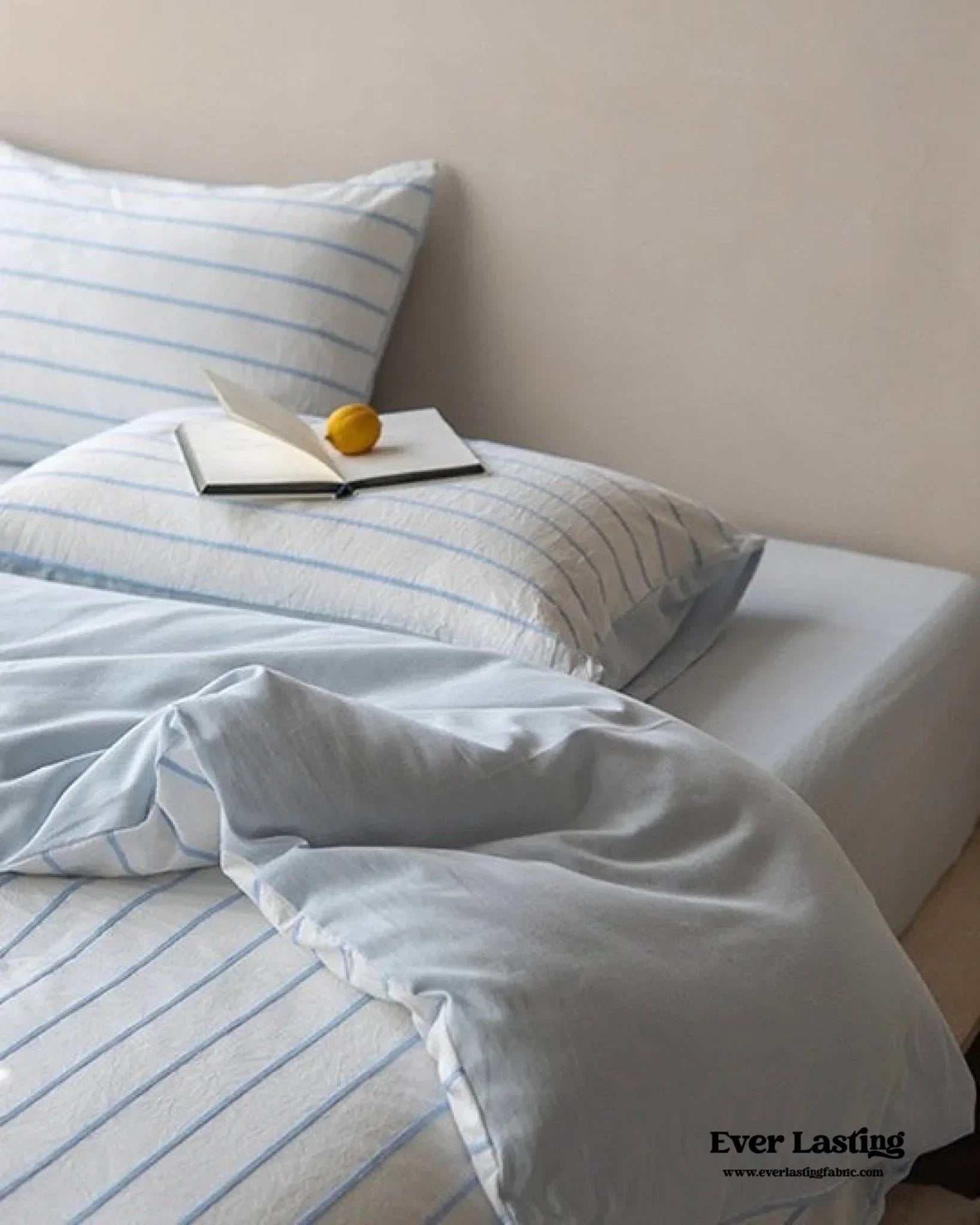 Skye Refreshing Striped Bedding Set / White Ever Lasting