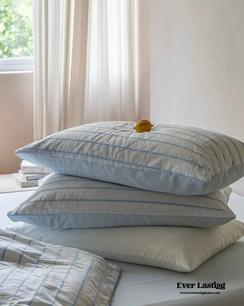 Skye Refreshing Striped Bedding Set / White Ever Lasting