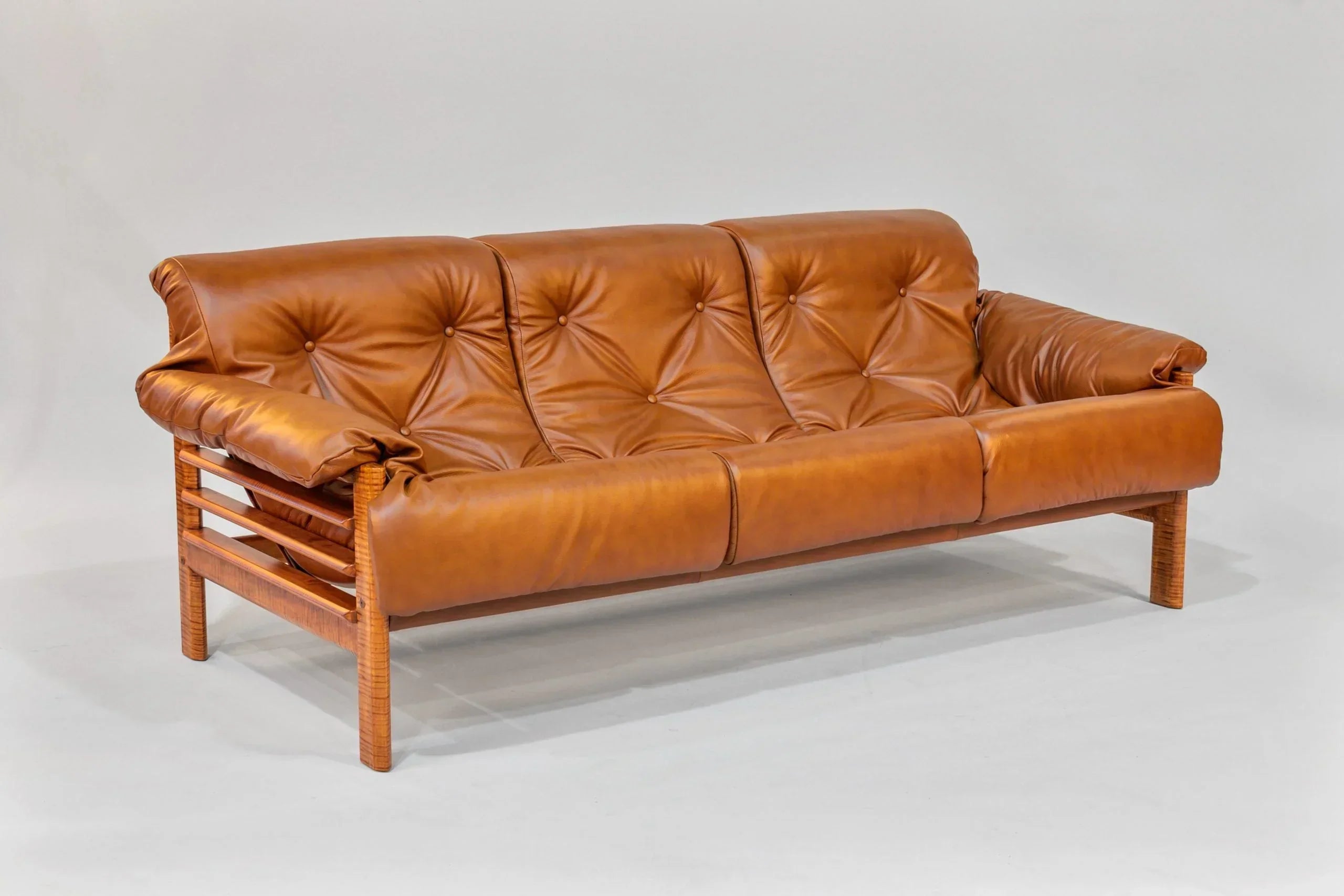 Sofa – Brown Leather with Tiger Maple Arms (Honey) Enrico Bartolini