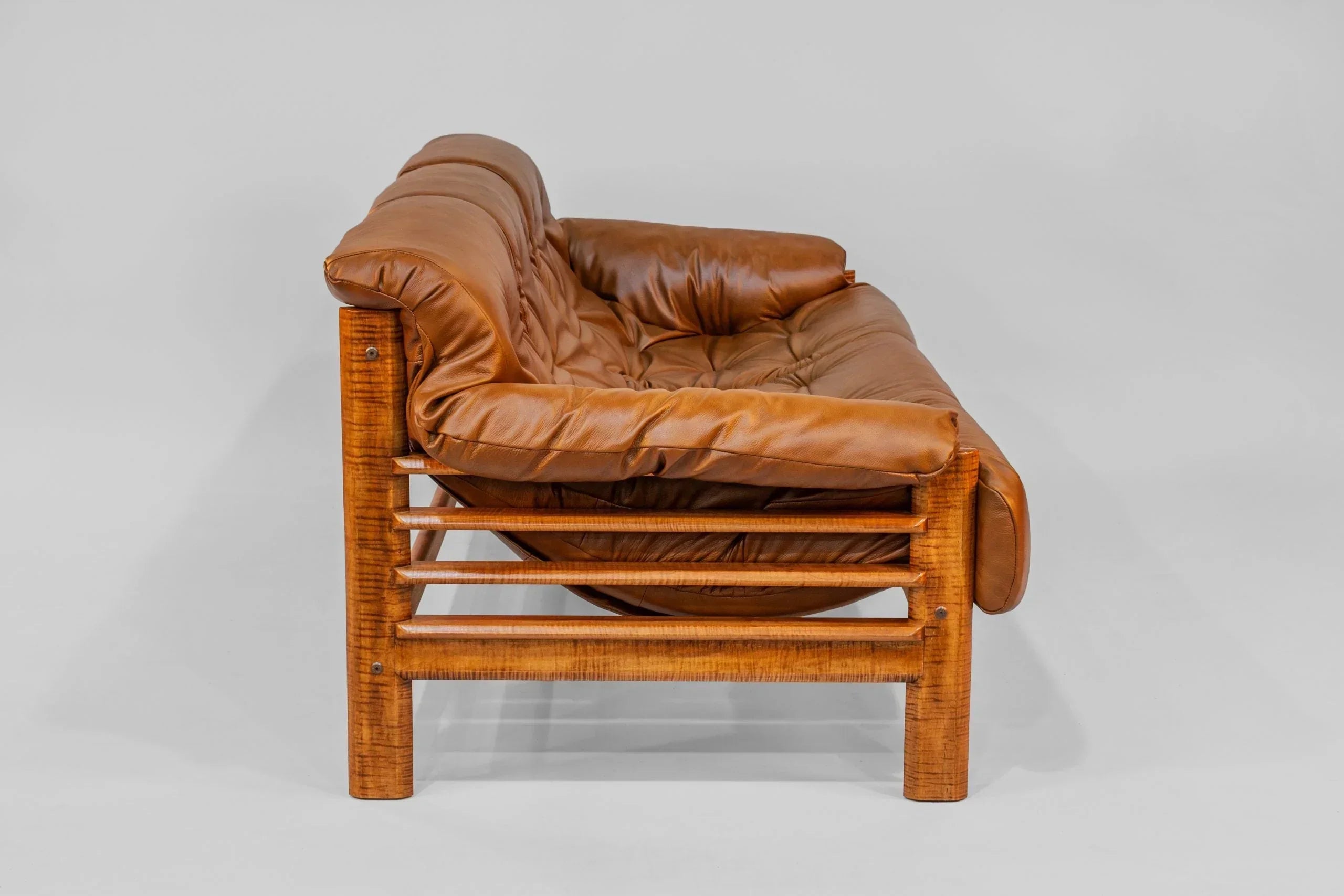 Sofa – Brown Leather with Tiger Maple Arms (Honey) Enrico Bartolini