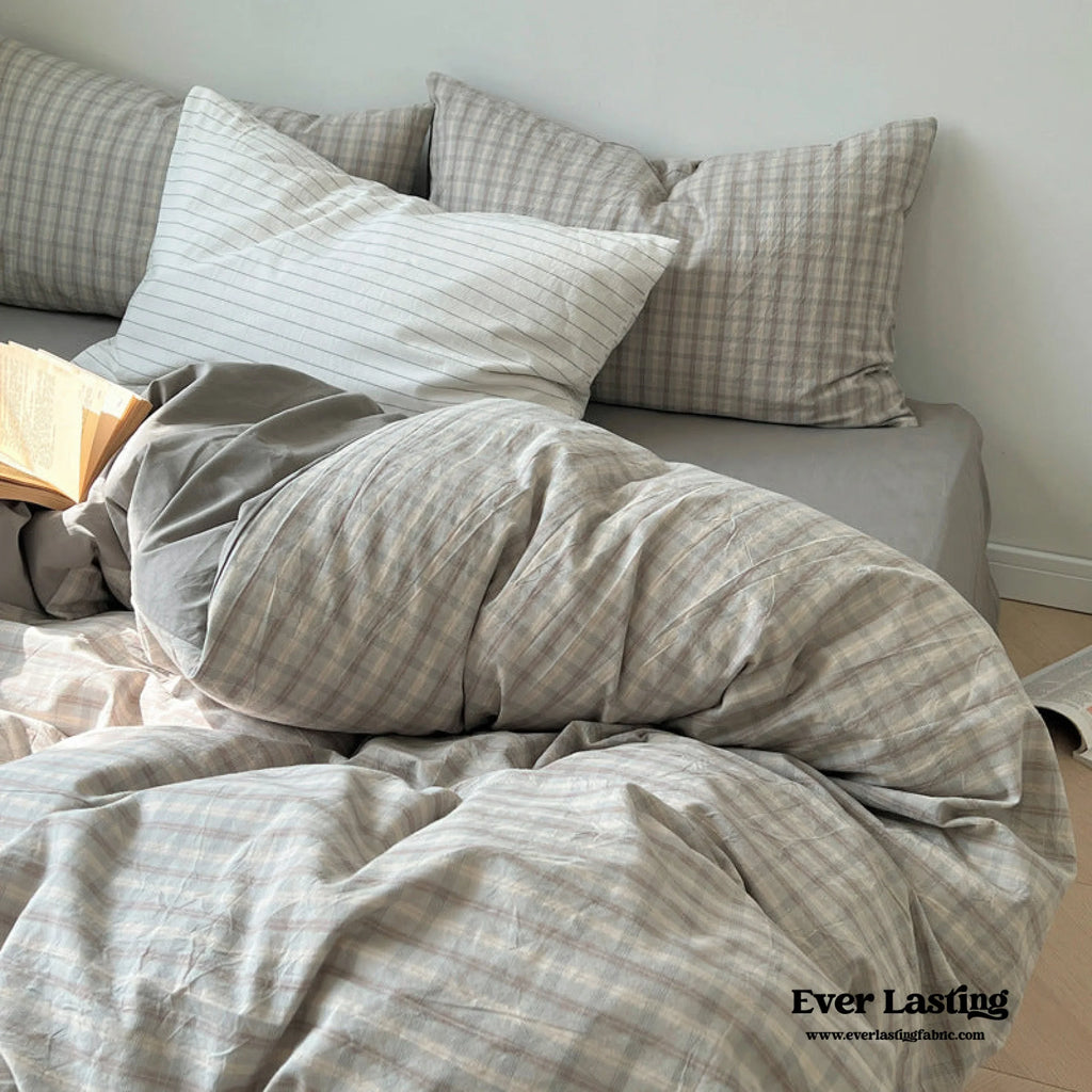 Soft Blend Plaid Bedding Set / Blue Ever Lasting