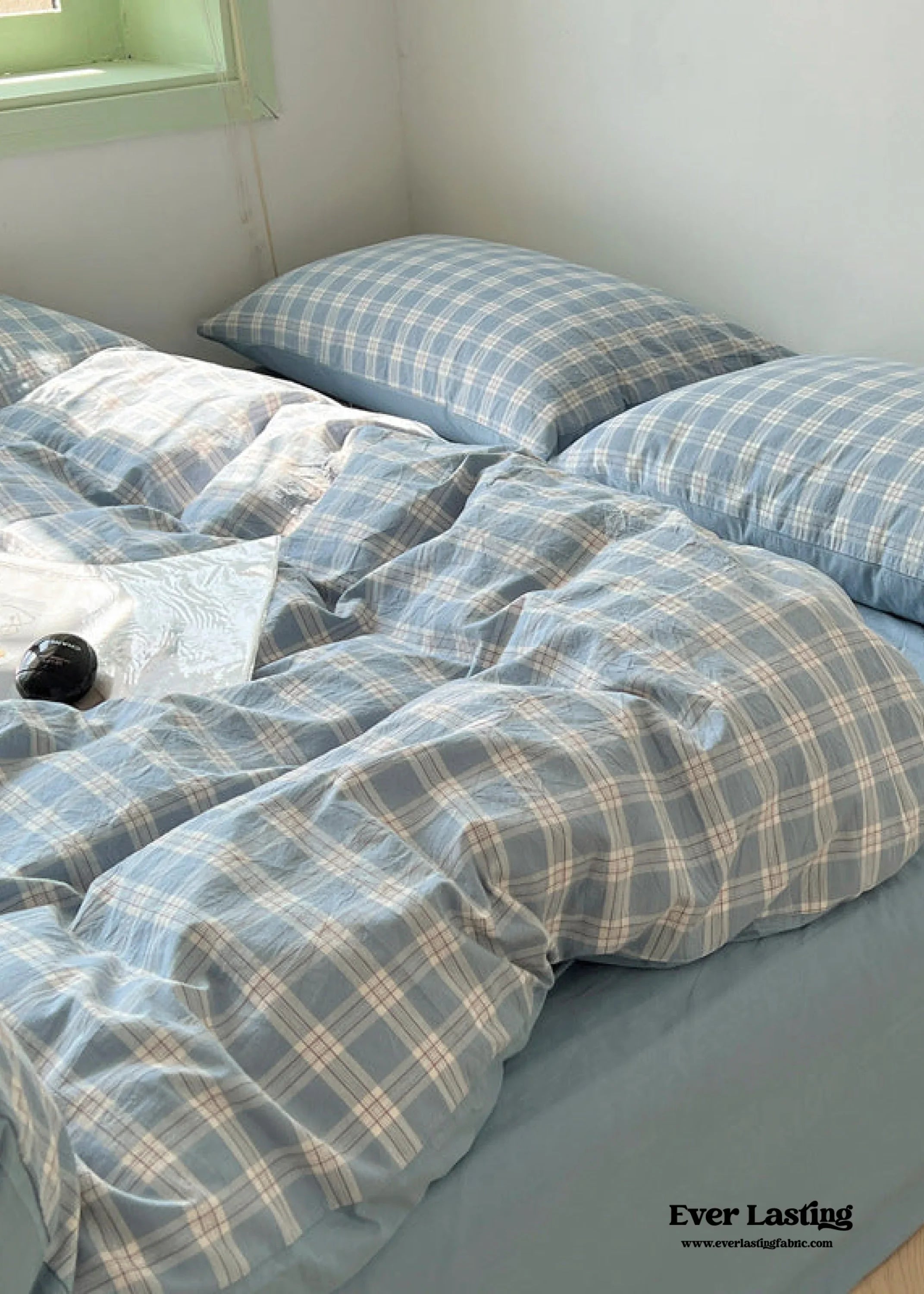 Soft Blend Plaid Bedding Set / Blue Ever Lasting