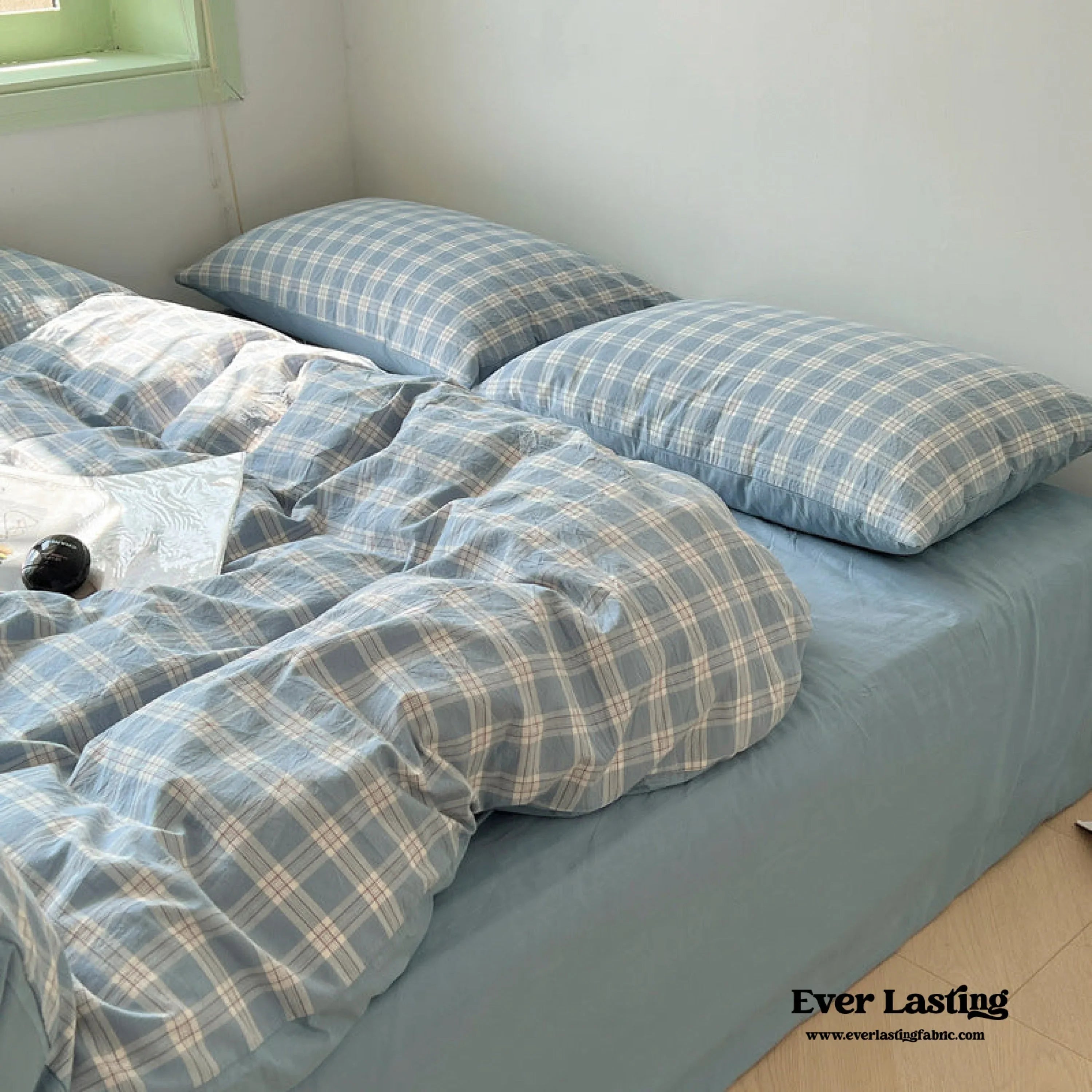 Soft Blend Plaid Bedding Set / Blue Ever Lasting