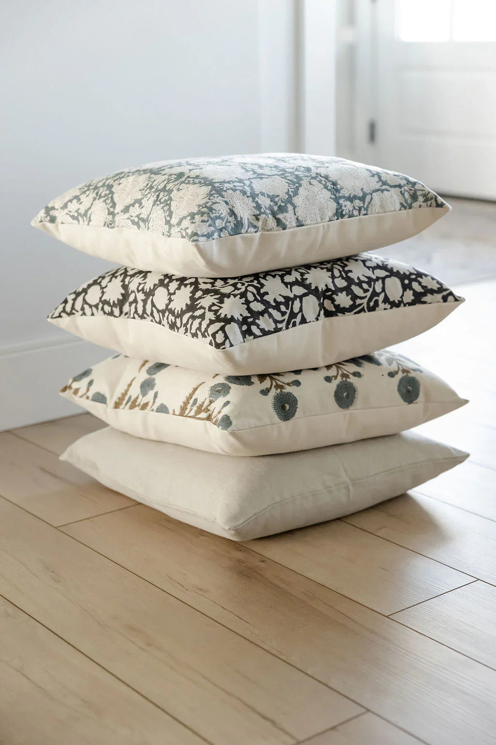 Stevie, angled view - House Of Avana