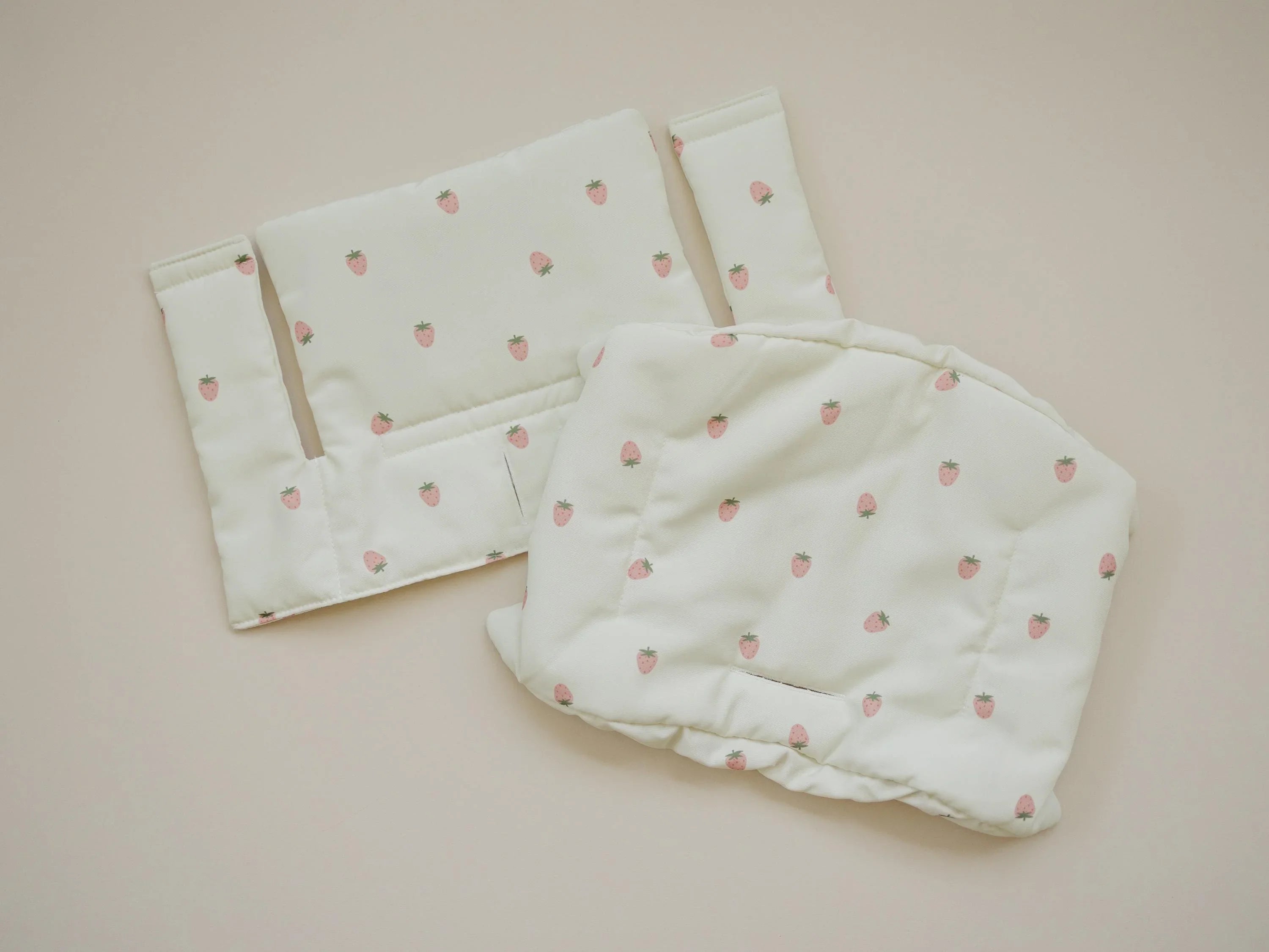 Strawberry Cushion for the Stokke Tripp Trapp Highchair - Wipeable Cover - Baby Highchair Accessories - Berry Print