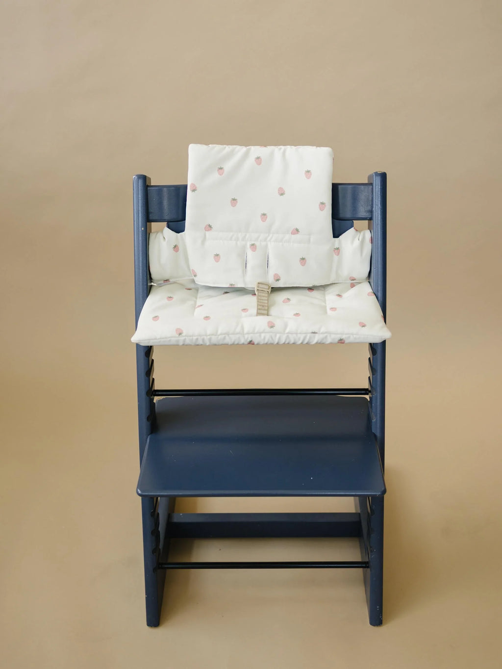Strawberry Cushion for the Stokke Tripp Trapp Highchair - Wipeable Cover - Baby Highchair Accessories - Berry Print
