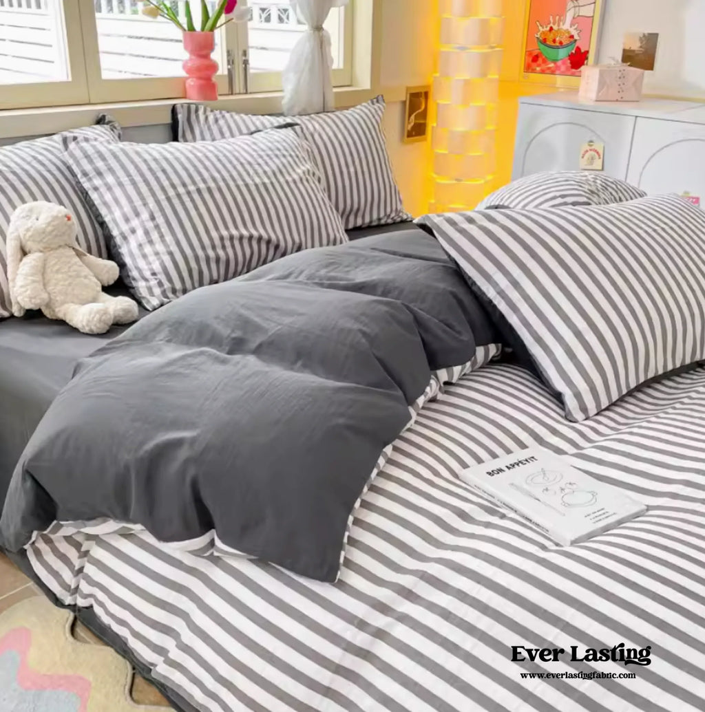 Striped Bedding Set / Blue Ever Lasting